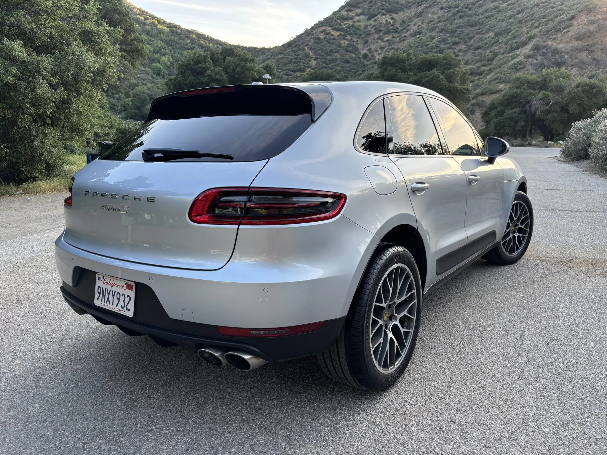 2016 Porsche Macan S in Rhodium Silver Metallic