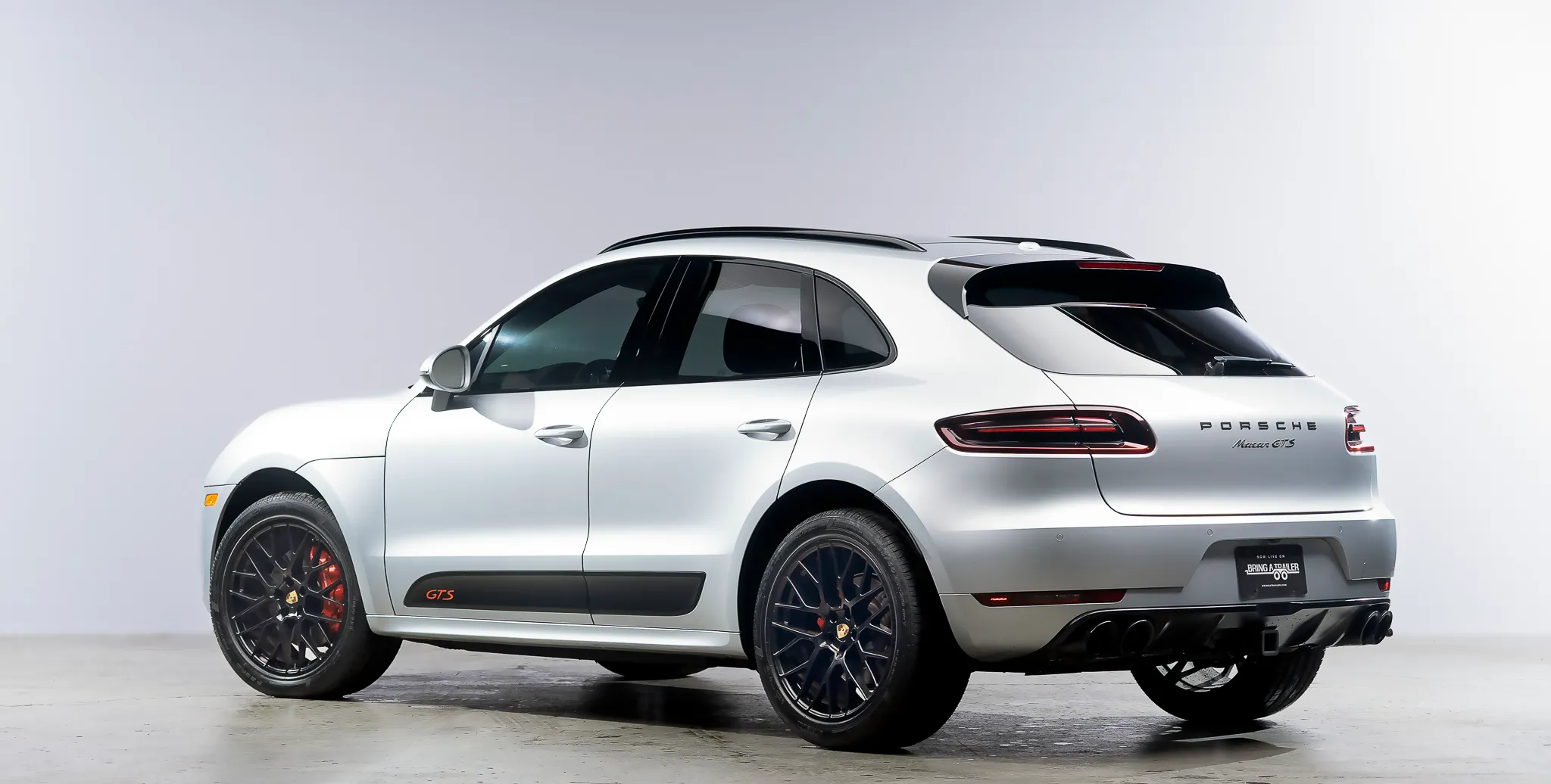 2017 Porsche Macan GTS in Rhodium Silver Metallic