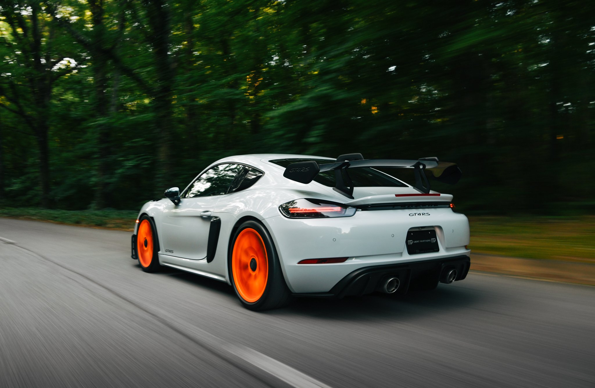 2023 Porsche Cayman GT4 RS in Grigio Campovolo