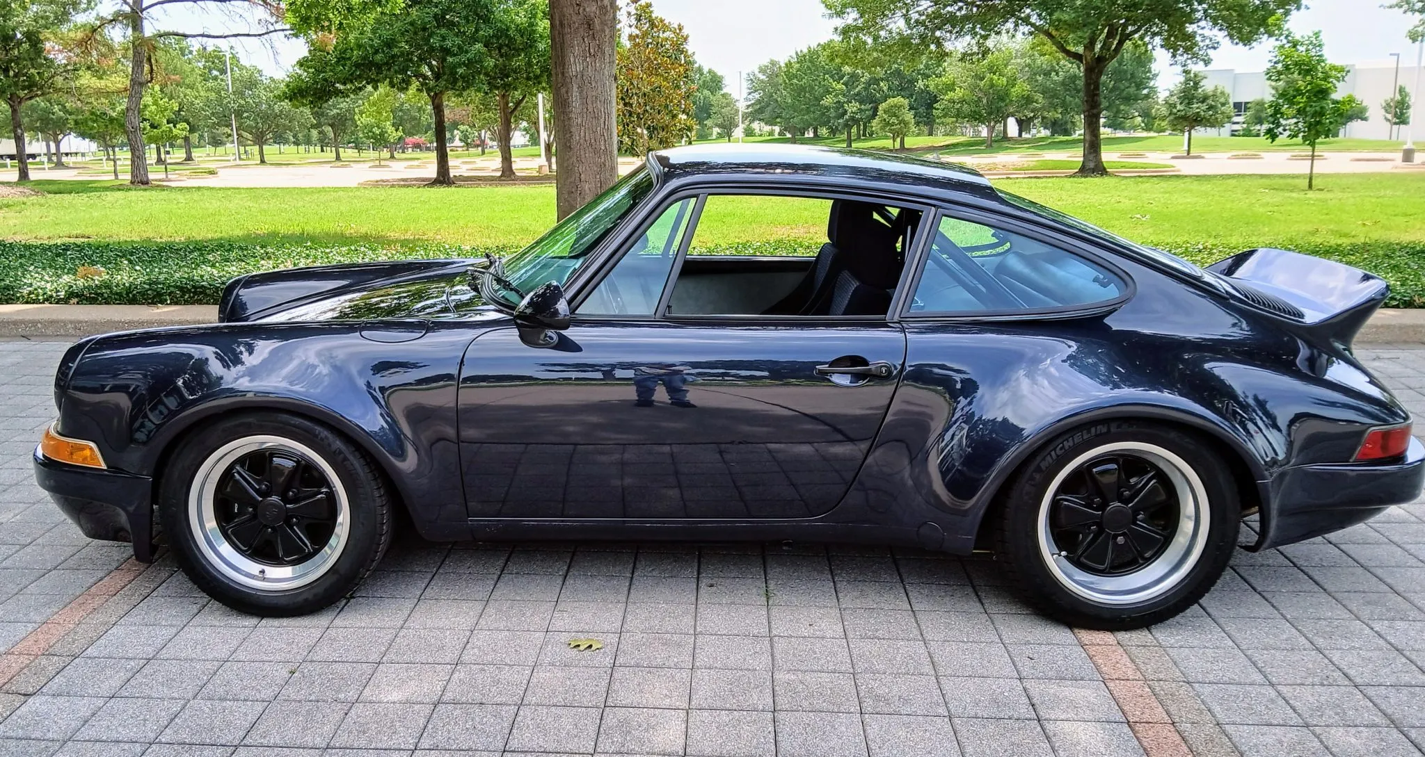 1972 Porsche 911T in Marine Blue Metallic