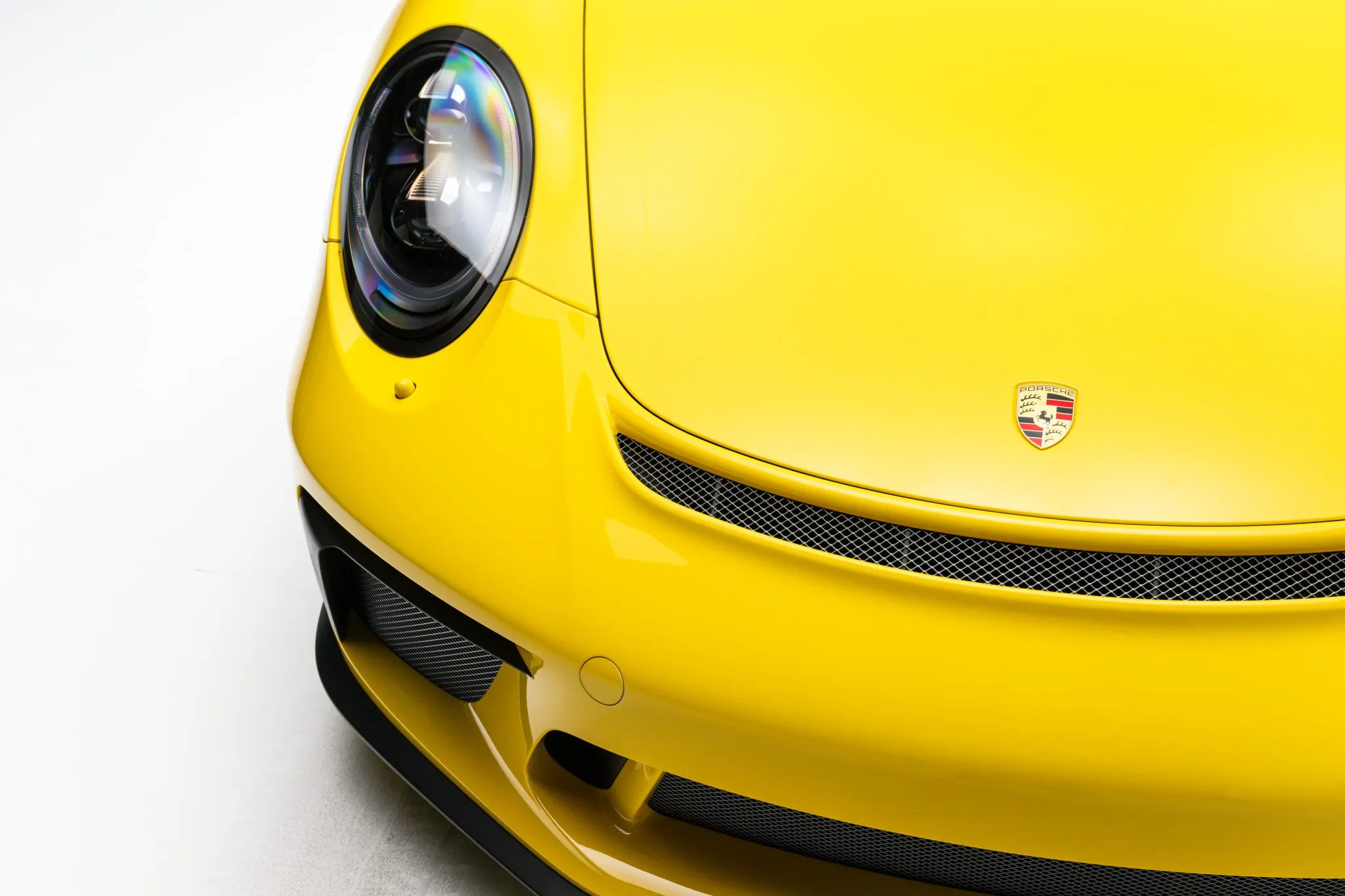 2018 Porsche 911 GT3 Touring in Racing Yellow