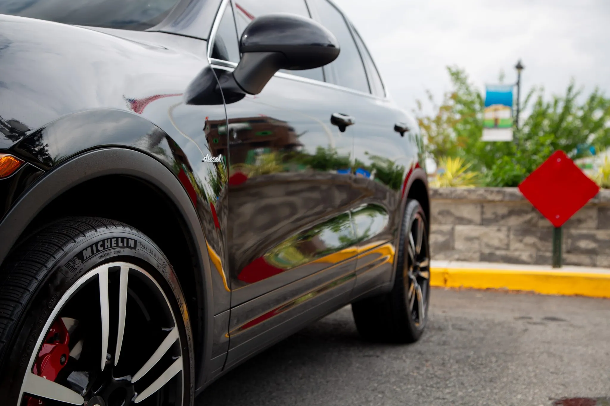 2014 Porsche Cayenne Diesel in Jet Black Metallic