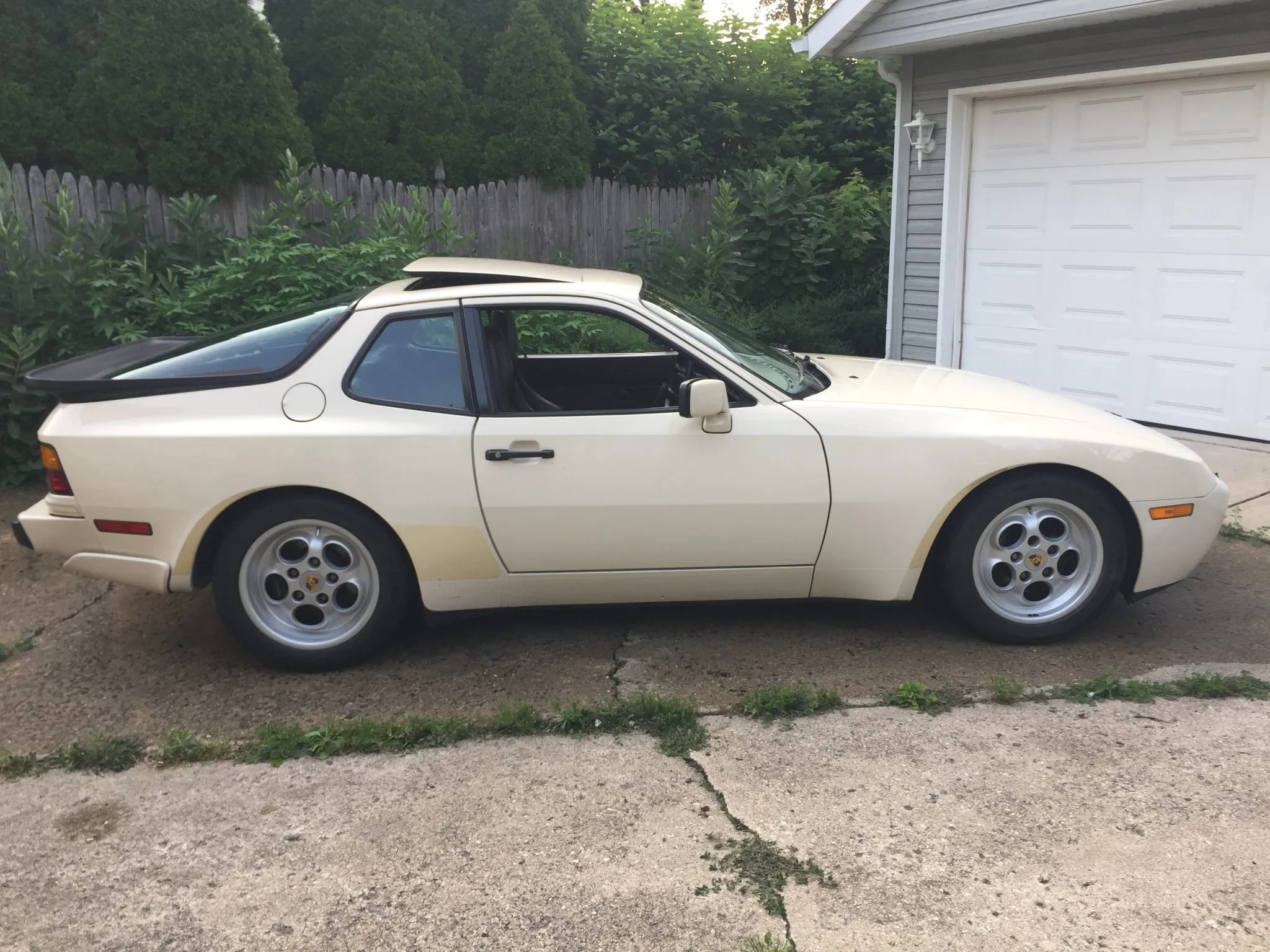 1986 Porsche 944 Turbo in Pastel Beige