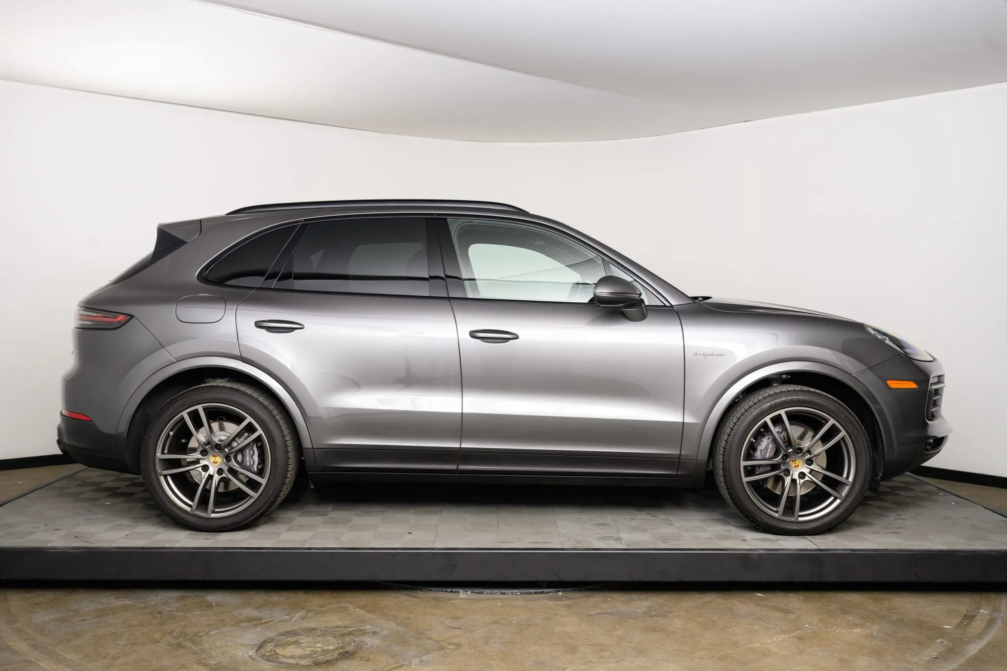 2019 Porsche Cayenne E-Hybrid in Quartzite Grey Metallic