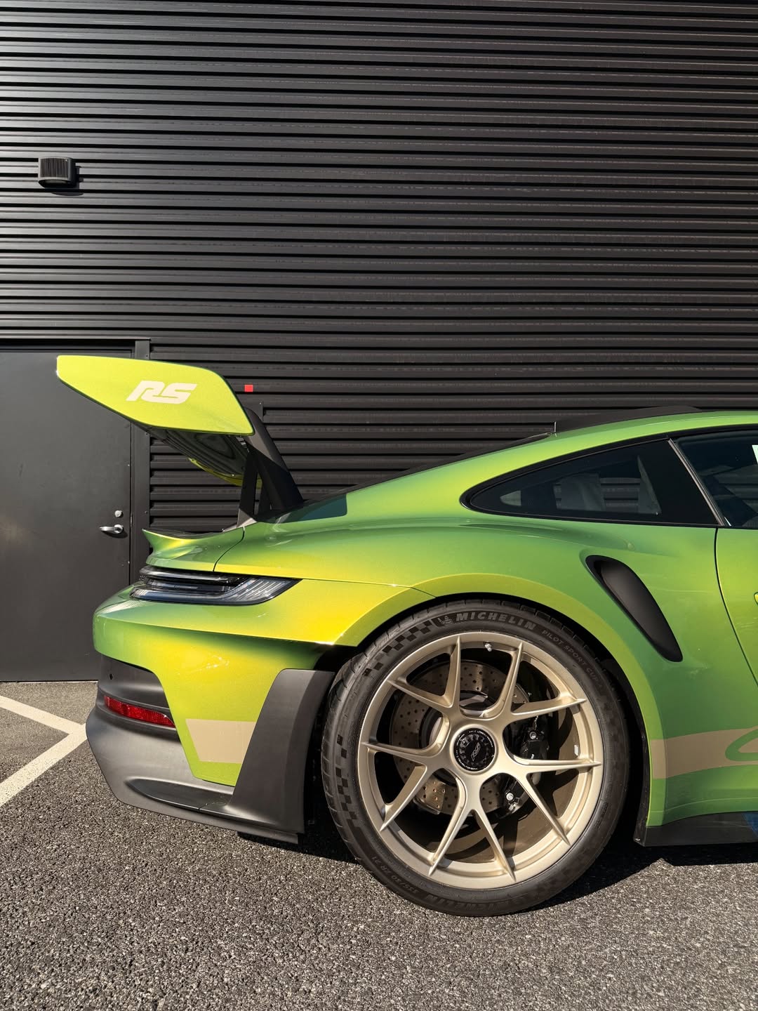 2026 Porsche 911 GT3 RS Weissach in Python Green Chromaflair