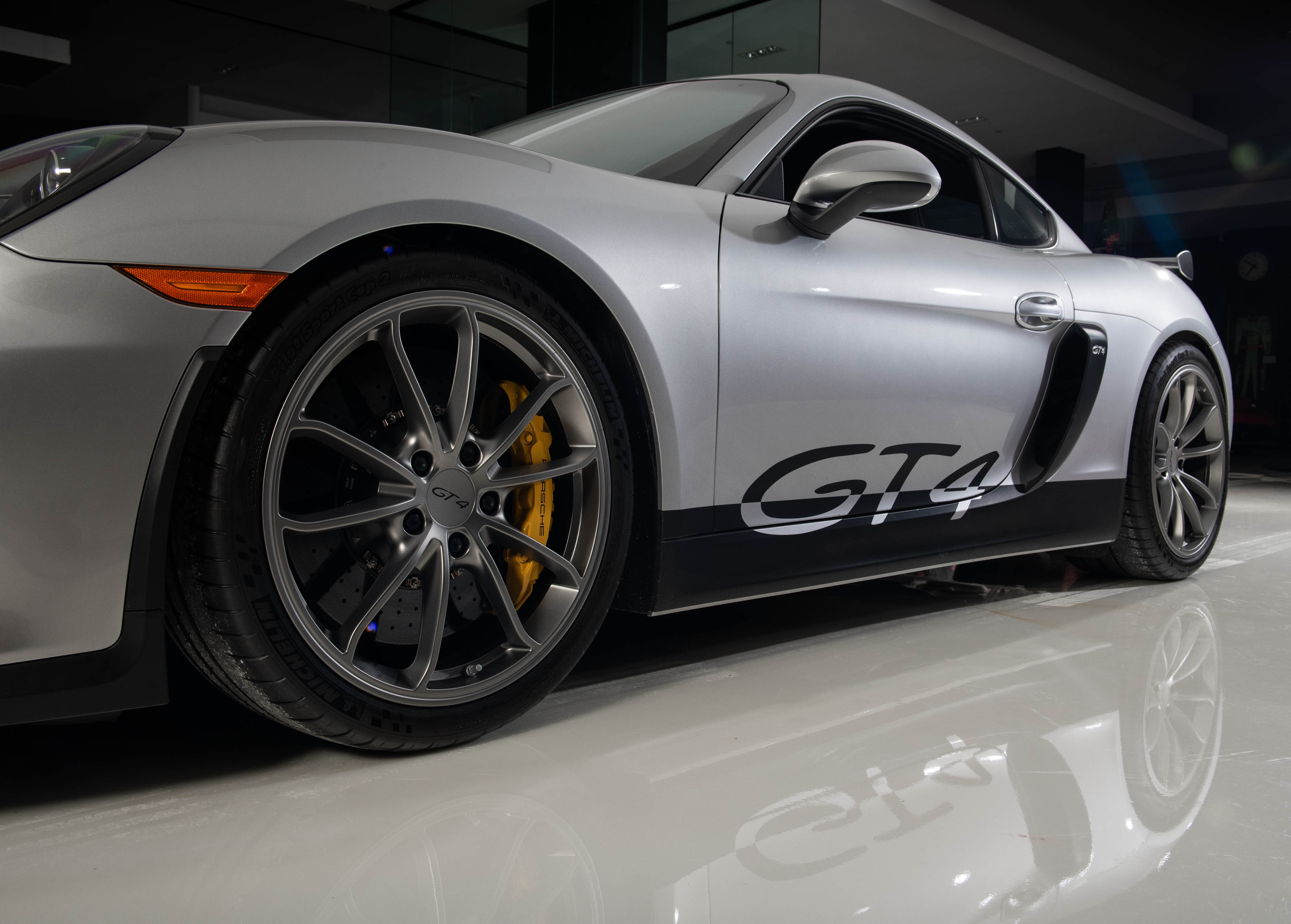 2016 Porsche Cayman GT4 in GT Silver Metallic