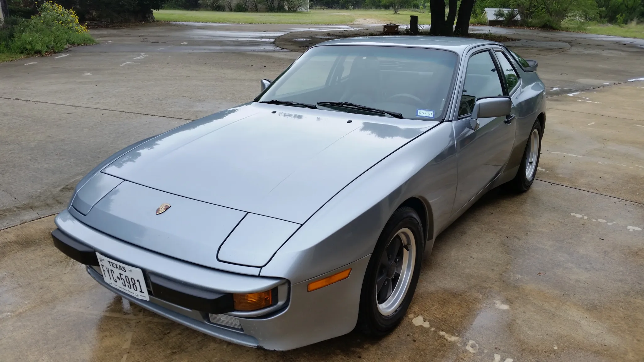 1986 Porsche 944 In Sapphire Metallic