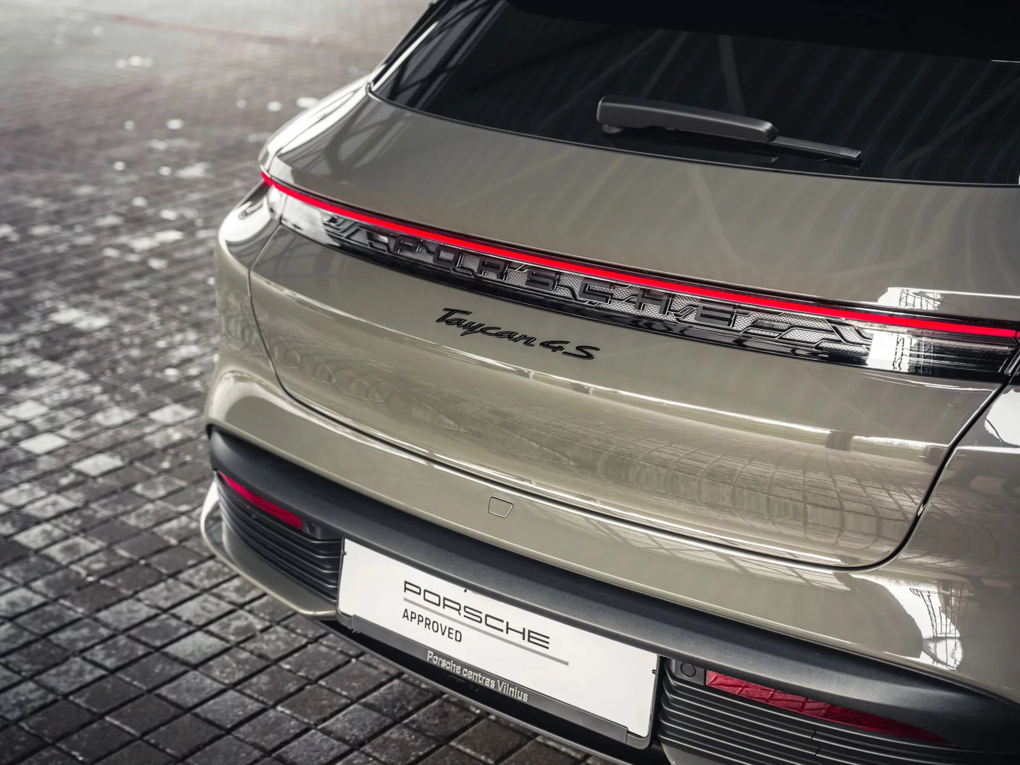 Porsche Taycan Sport Turismo in Alex Grey