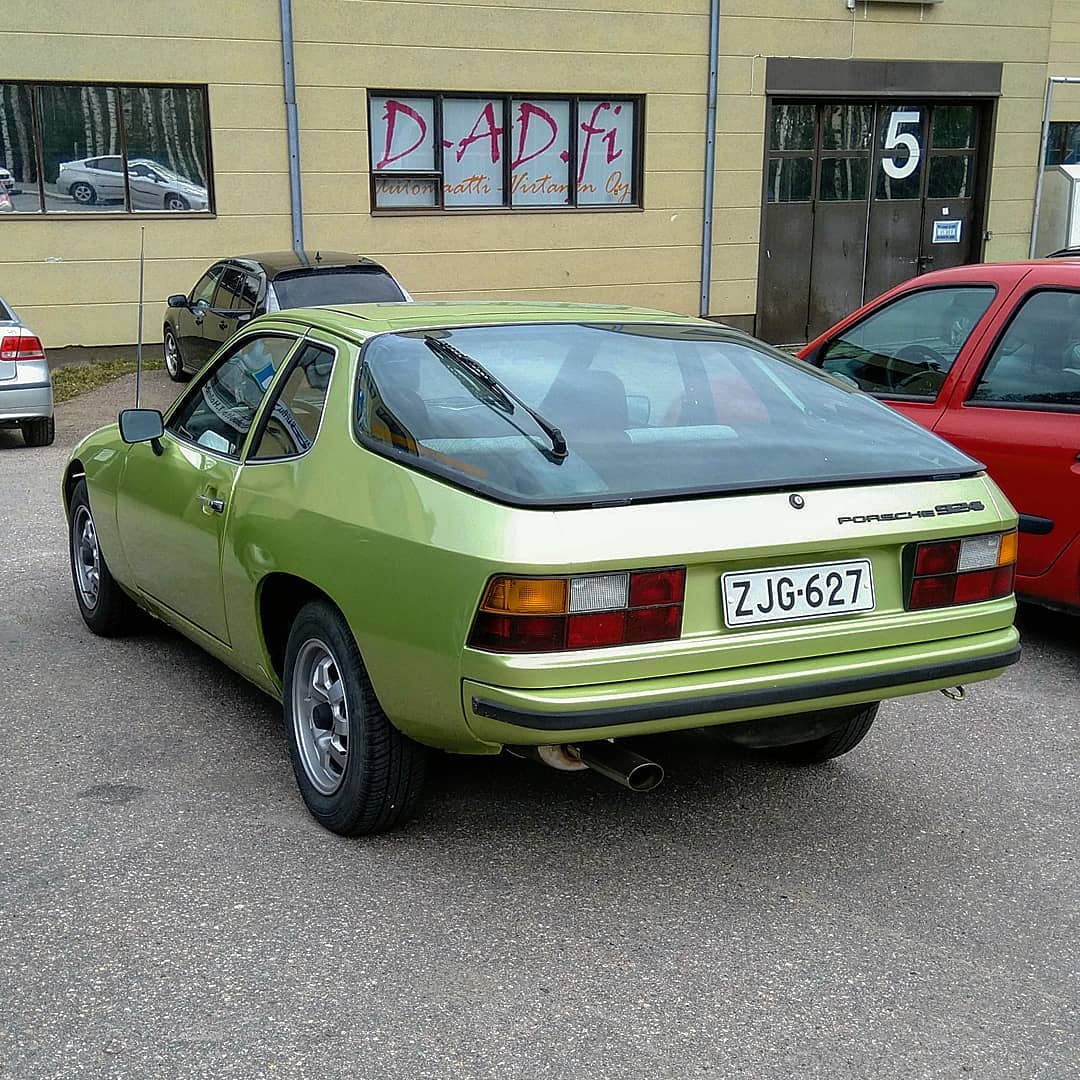 1978 Porsche 924 in Reseda Green Metallic