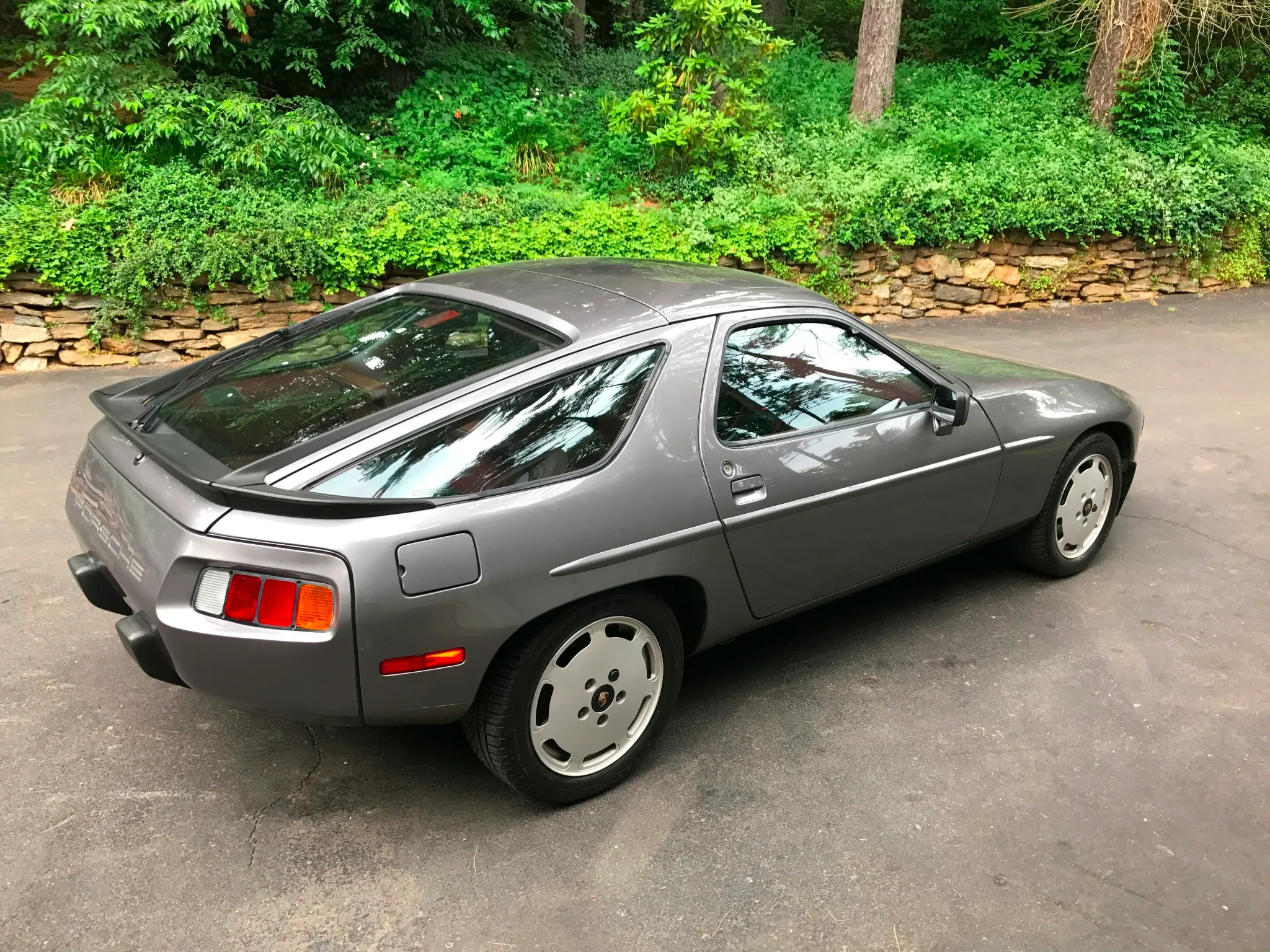 1986.5 Porsche 928S in Meteor Grey Metallic