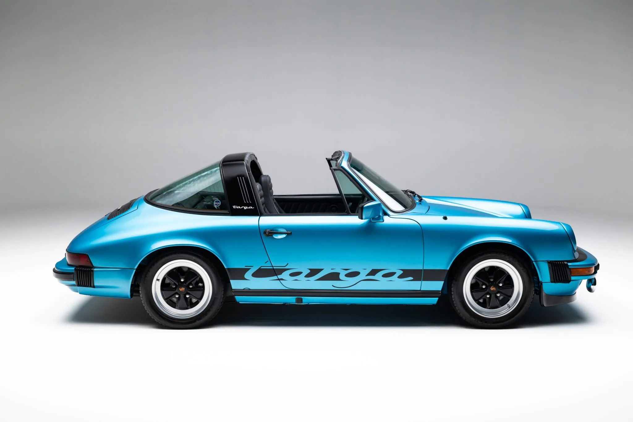 1977 Porsche 911S Targa in Minerva Blue Metallic