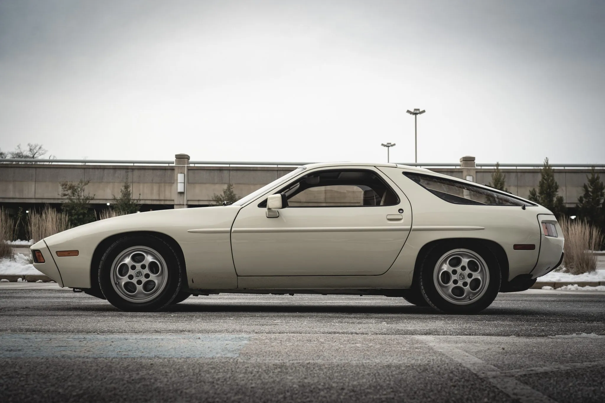 1981 Porsche 928 in Chiffon White