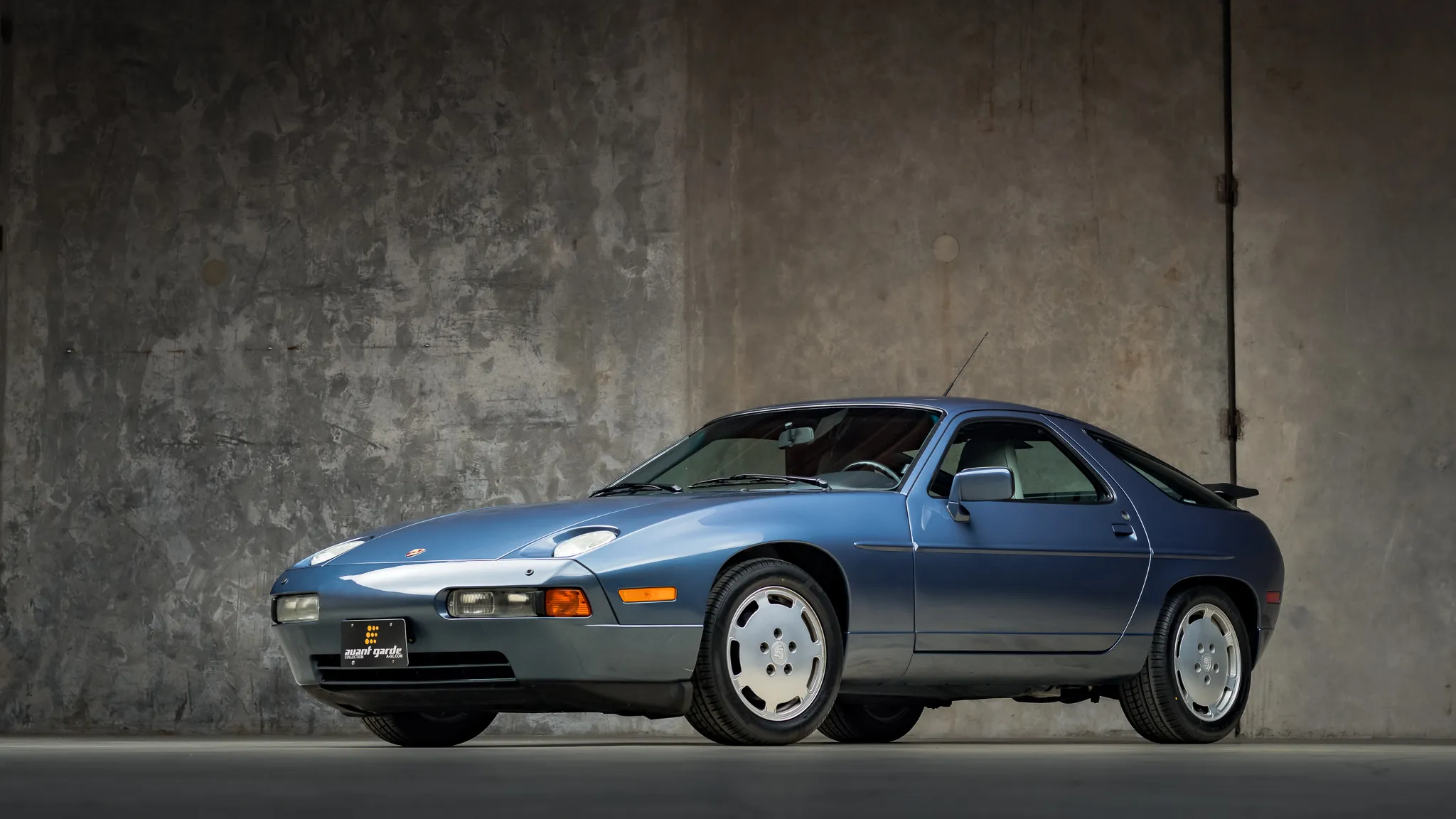 1989 Porsche 928 S4 in Dove Blue Metallic