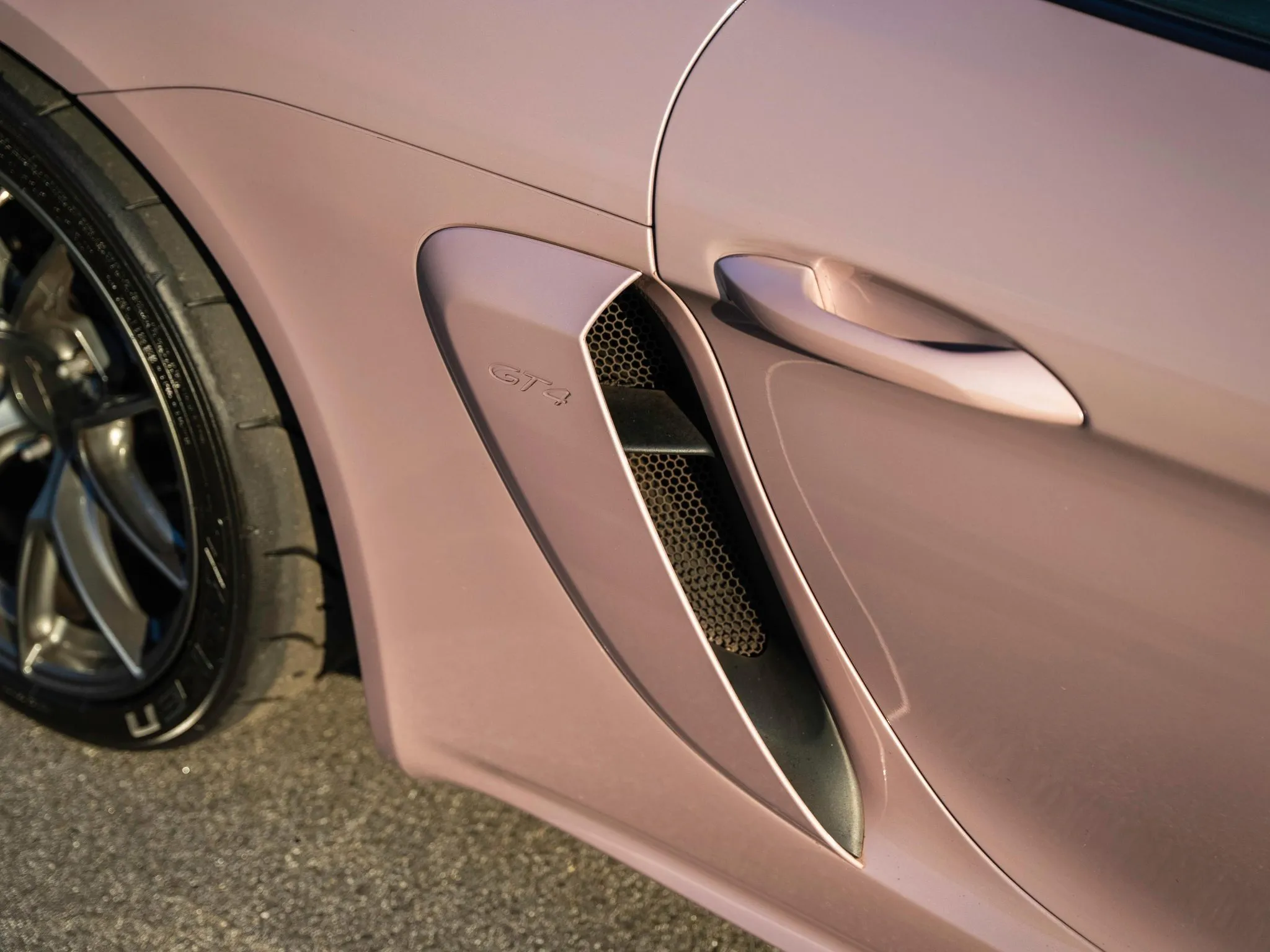 2022 Porsche 718 Cayman GT4 in Frozen Berry Metallic