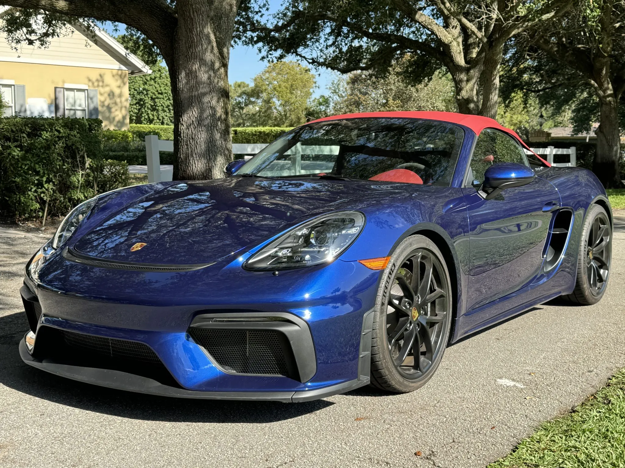 2021 Porsche 718 Spyder in Gentian Blue Metallic