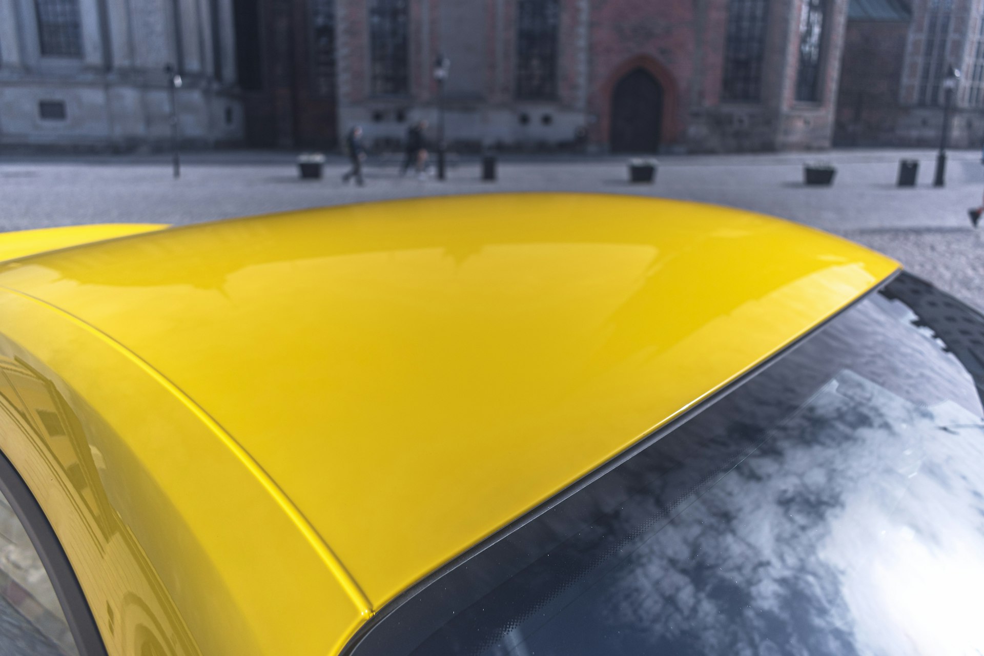 2015 Porsche Cayman GT4 Clubsport in Racing Yellow