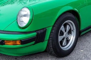 1976 Porsche 911 2.7 Carrera Coupe in Speedway Green