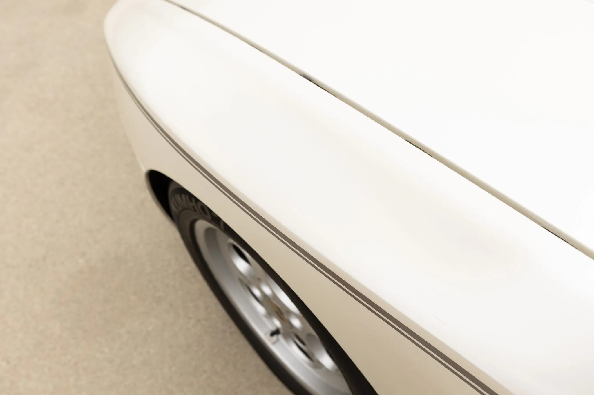 1986 Porsche 944 Turbo in Pearl White Metallic