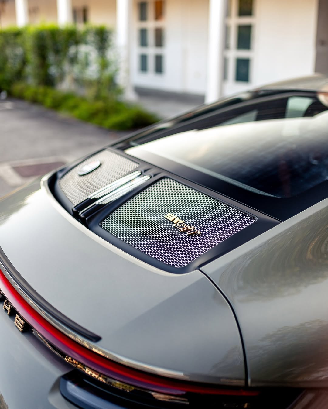 2024 Porsche 911 S/T in Felsengruen Metallic