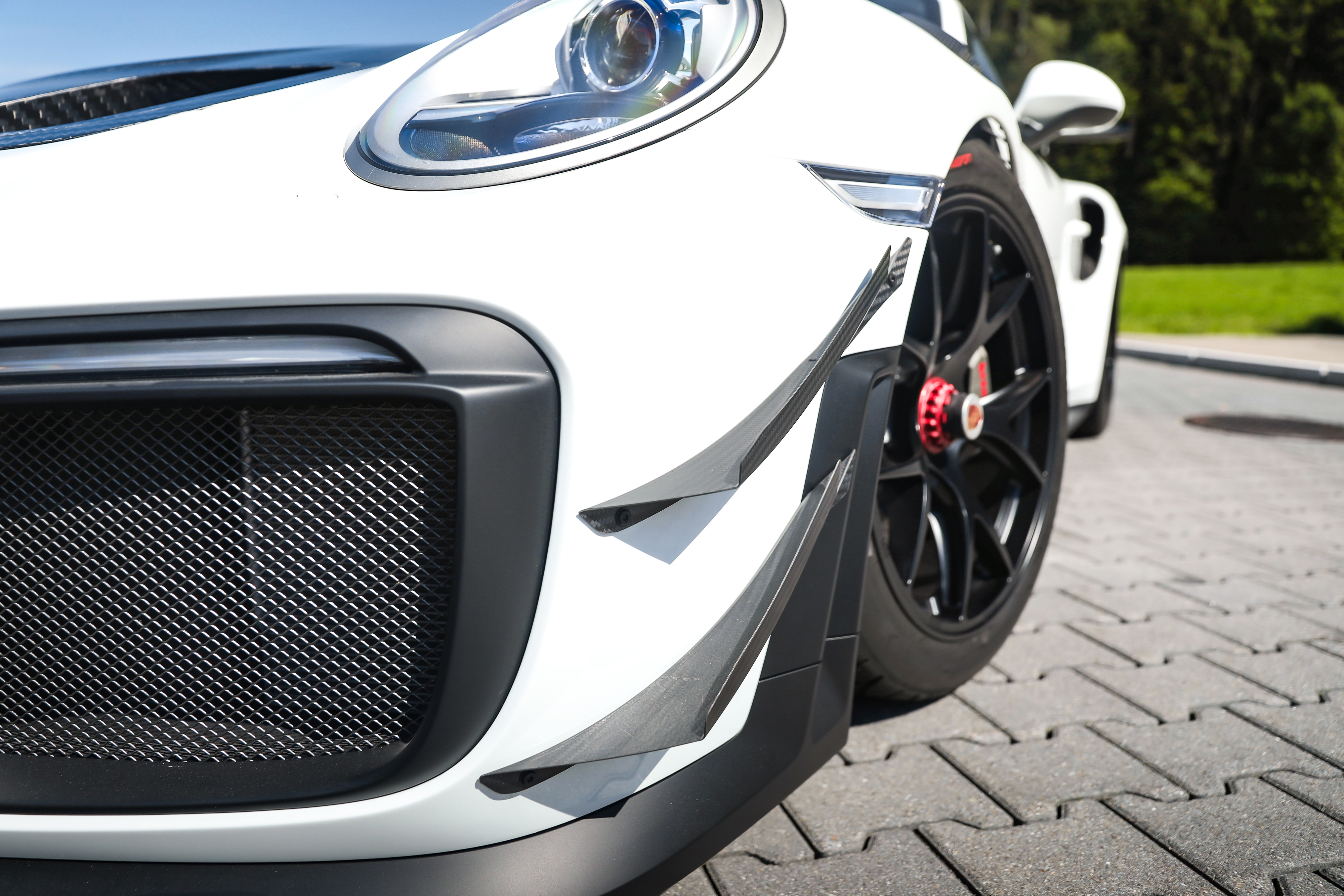 2019 Porsche 911 GT2 RS Clubsport in Pure White