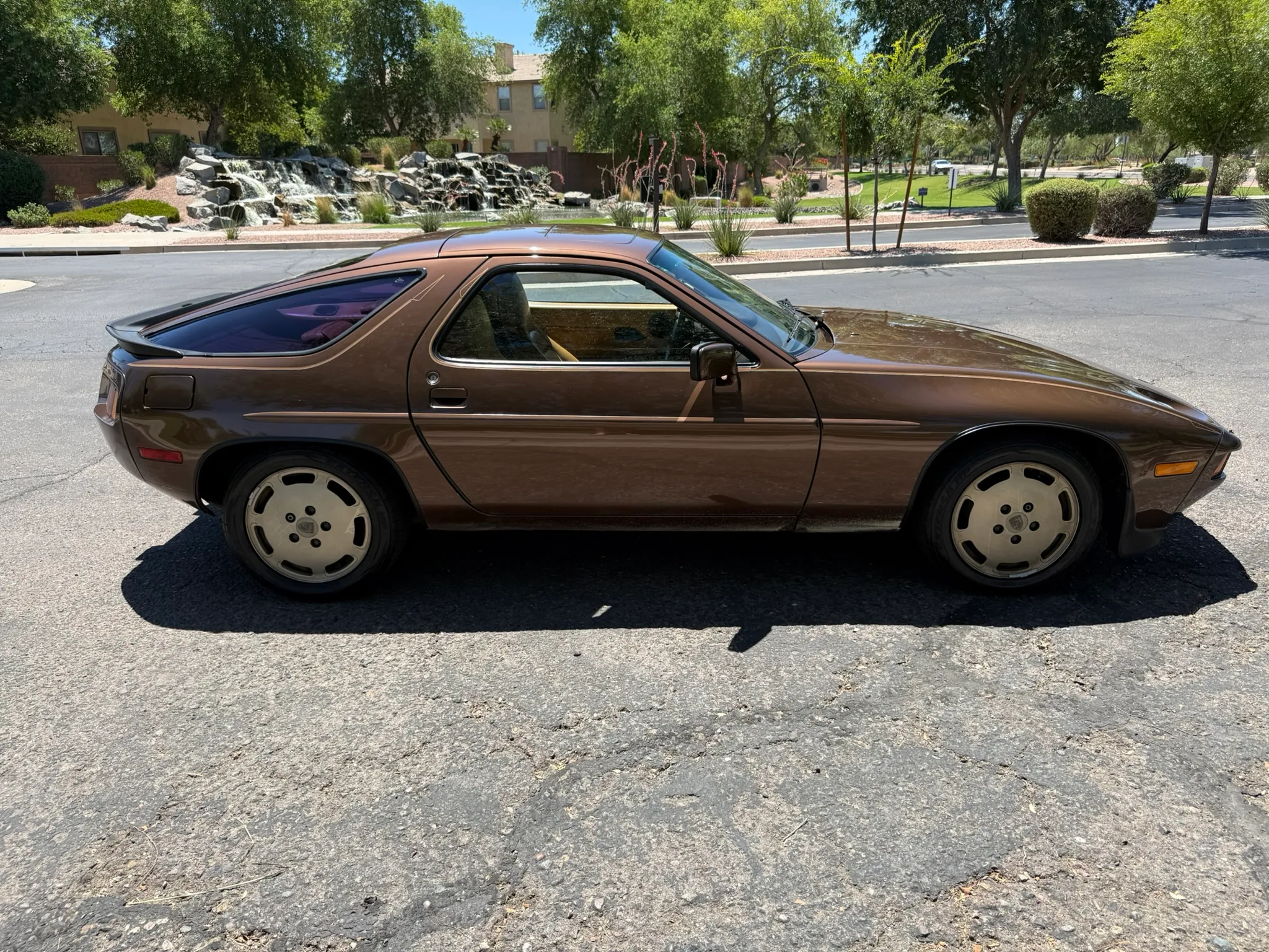 1985 Porsche 928S in Muscat Brown Metallic