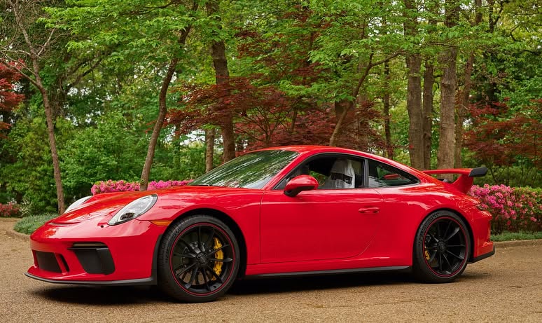 2018 Porsche 911 GT3 in Rosso Scuderia