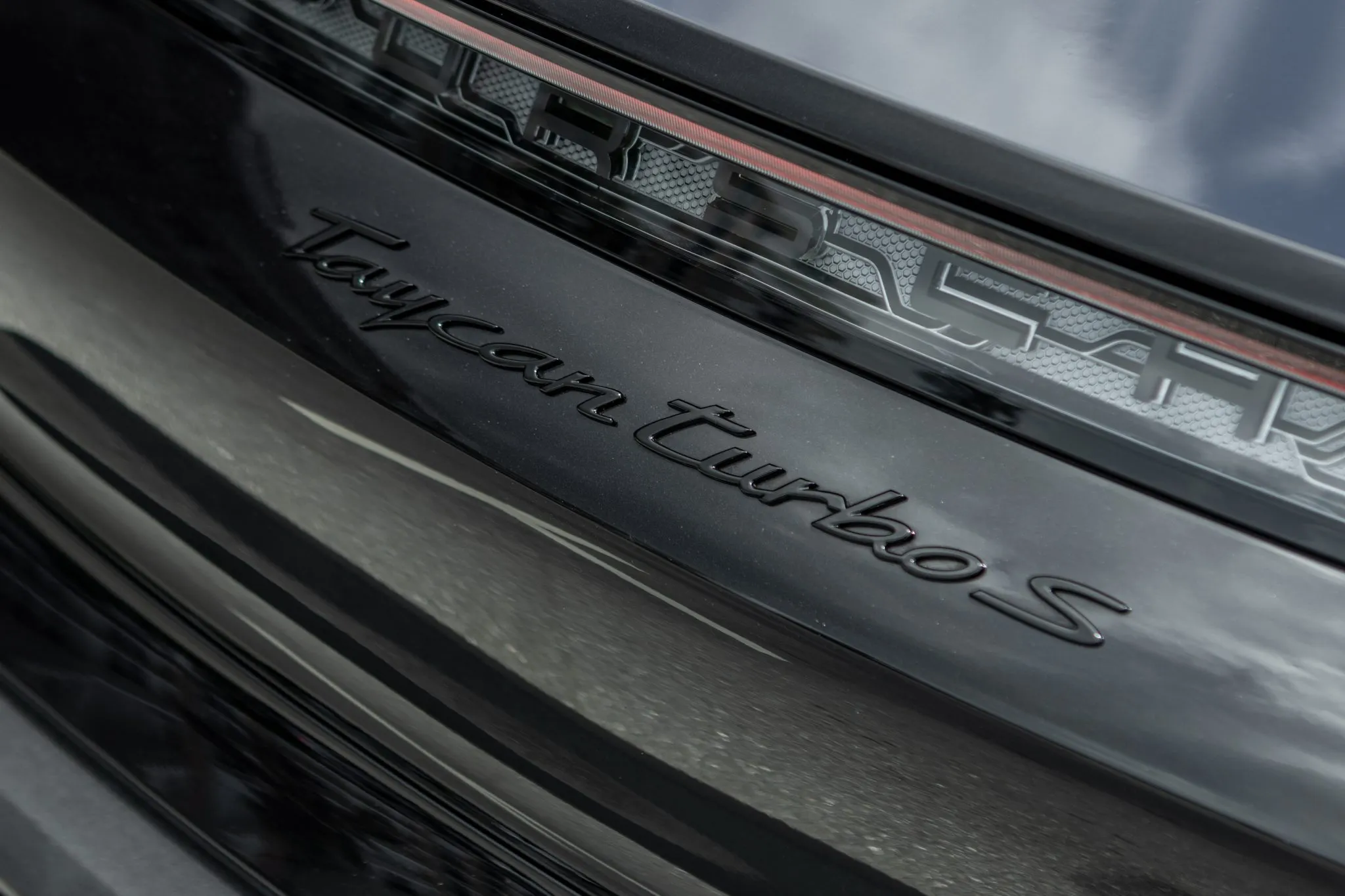 2022 Porsche Taycan Turbo S in Jet Black Metallic