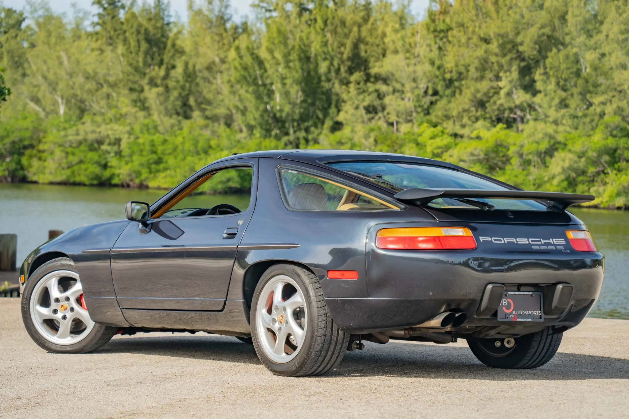 1987 Porsche 928 S4 in Marine Blue Metallic