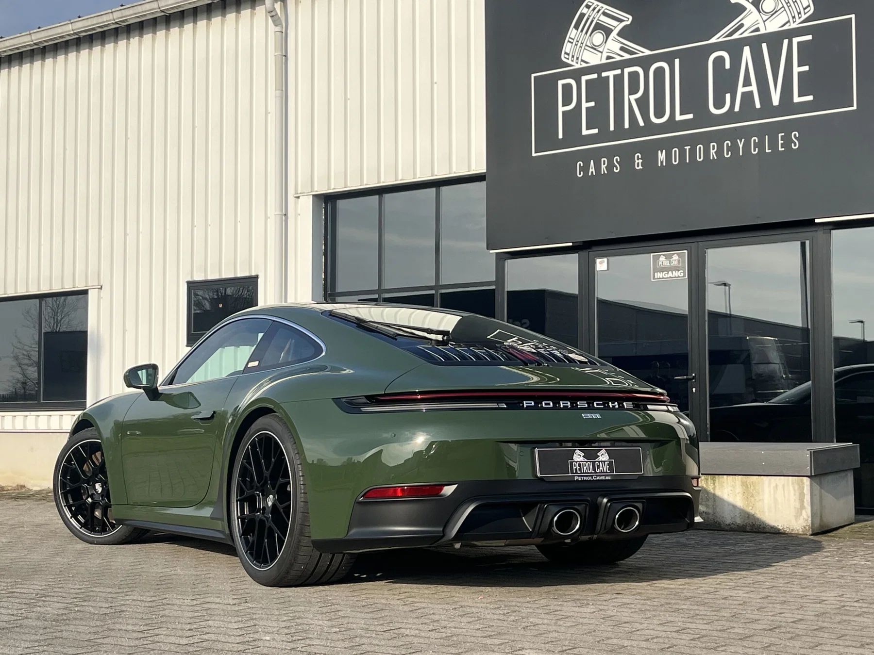 2025 Porsche 911 Carrera GTS ‘Cuarenta Edition’ in Quercus Verde