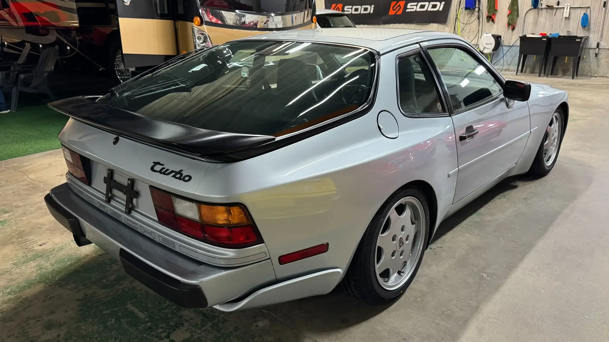 1990 Porsche 944 Turbo in Glacier Metallic