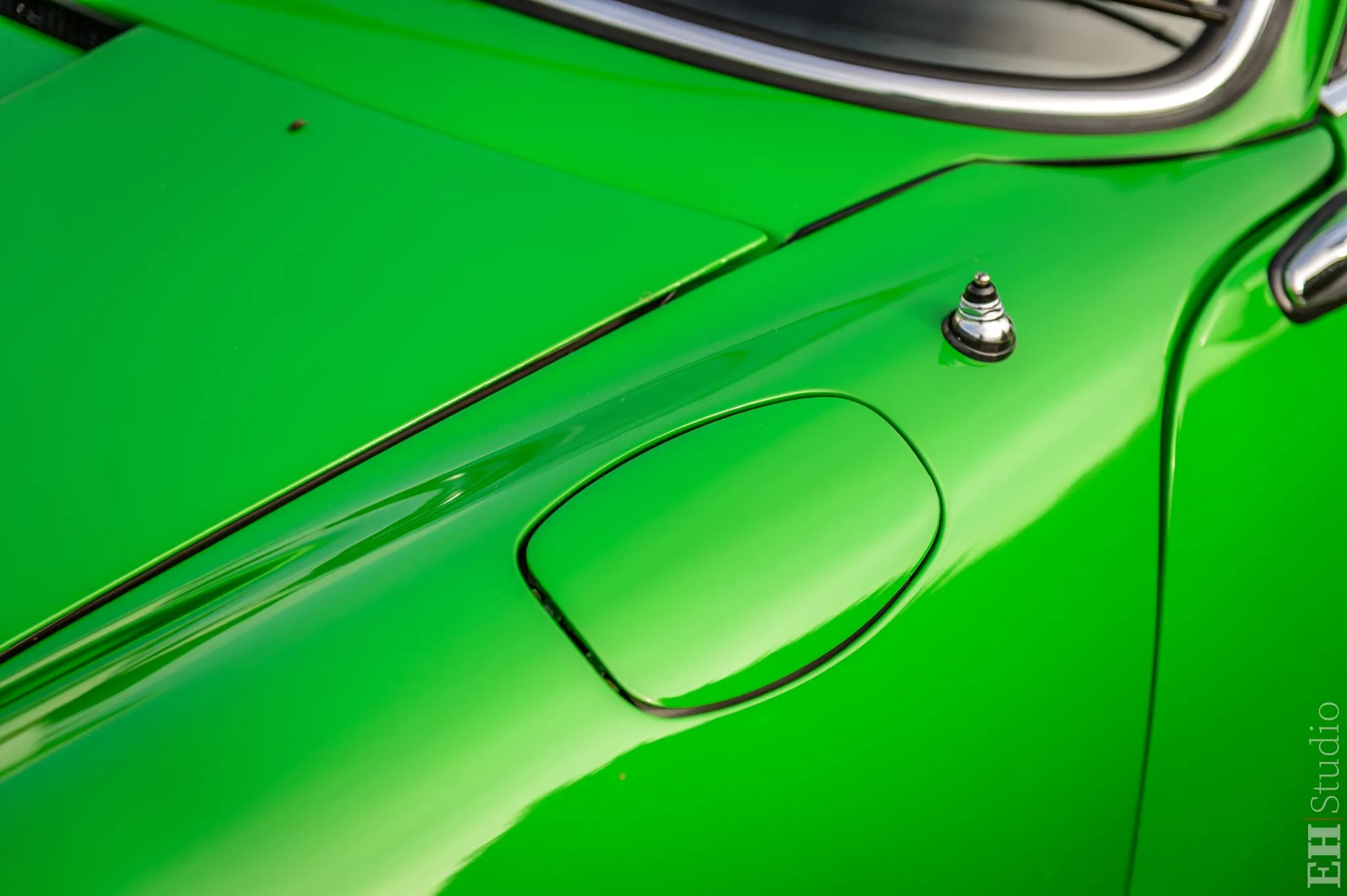 1972 Porsche 911T Targa in Kelly Green
