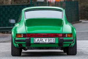 1976 Porsche 911 2.7 Carrera Coupe in Speedway Green