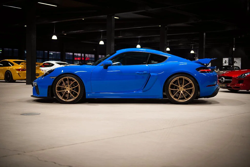 2021 Porsche 718 Cayman GT4 in Voodoo Blue