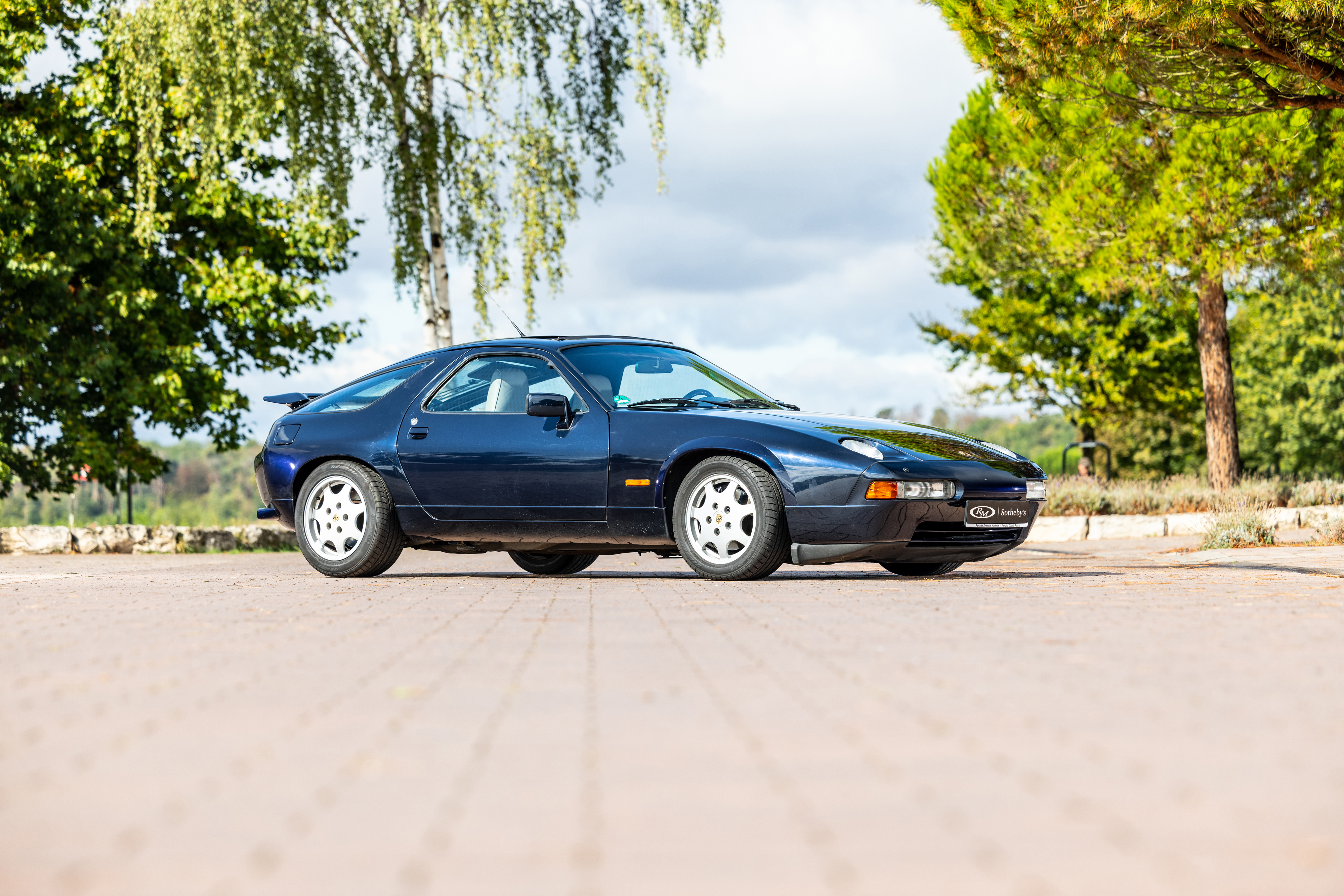 1991 Porsche 928 S4 in Midnight Blue Metallic