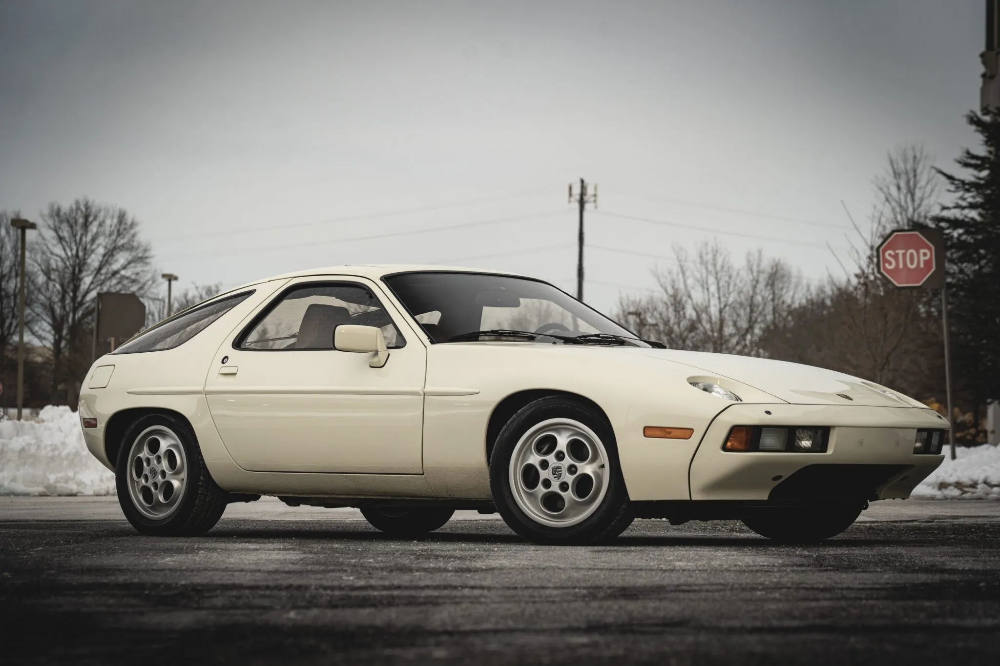 1981 Porsche 928 in Chiffon White