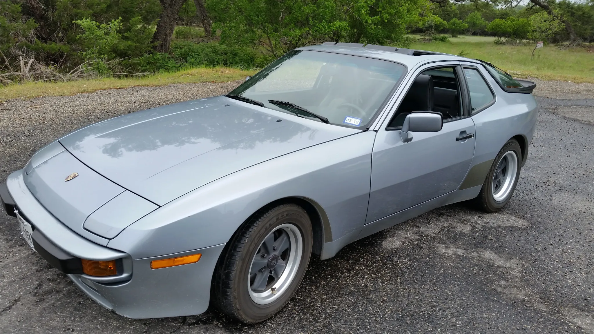1986 Porsche 944 In Sapphire Metallic