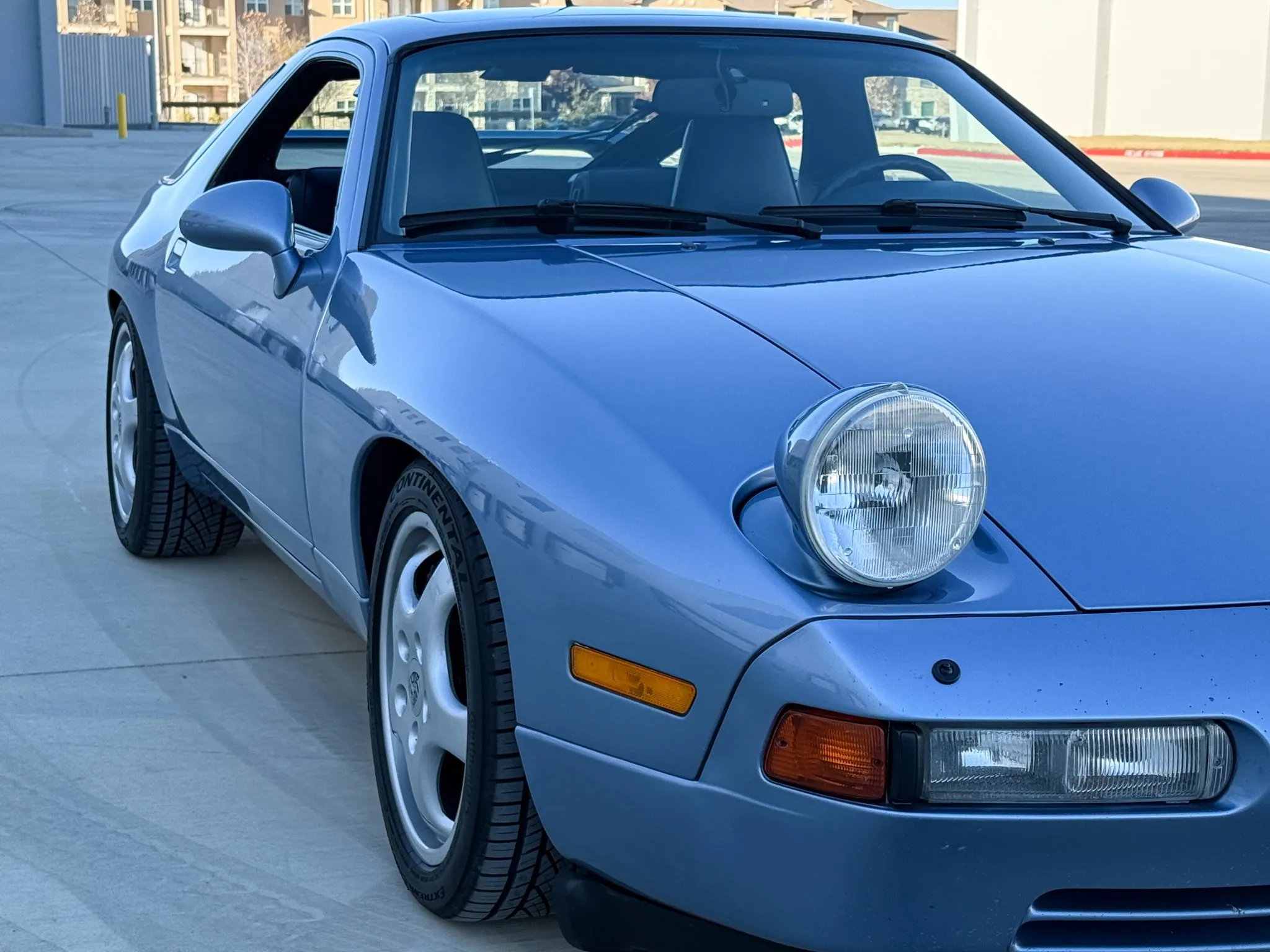 1993 Porsche 928 GTS 5-Speed in Horizon Blue Metallic