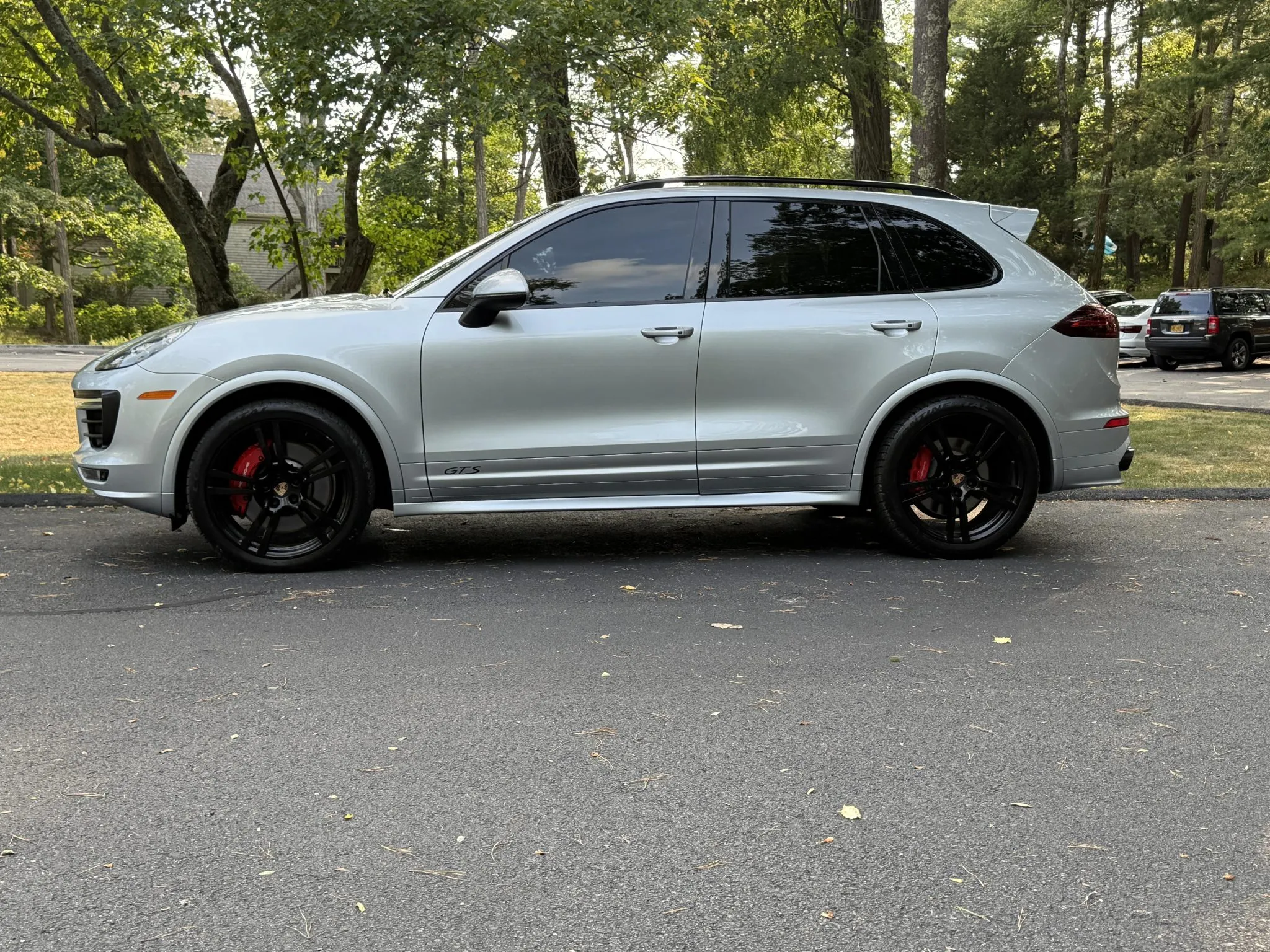 2016 Porsche Cayenne GTS in Rhodium Silver Metallic