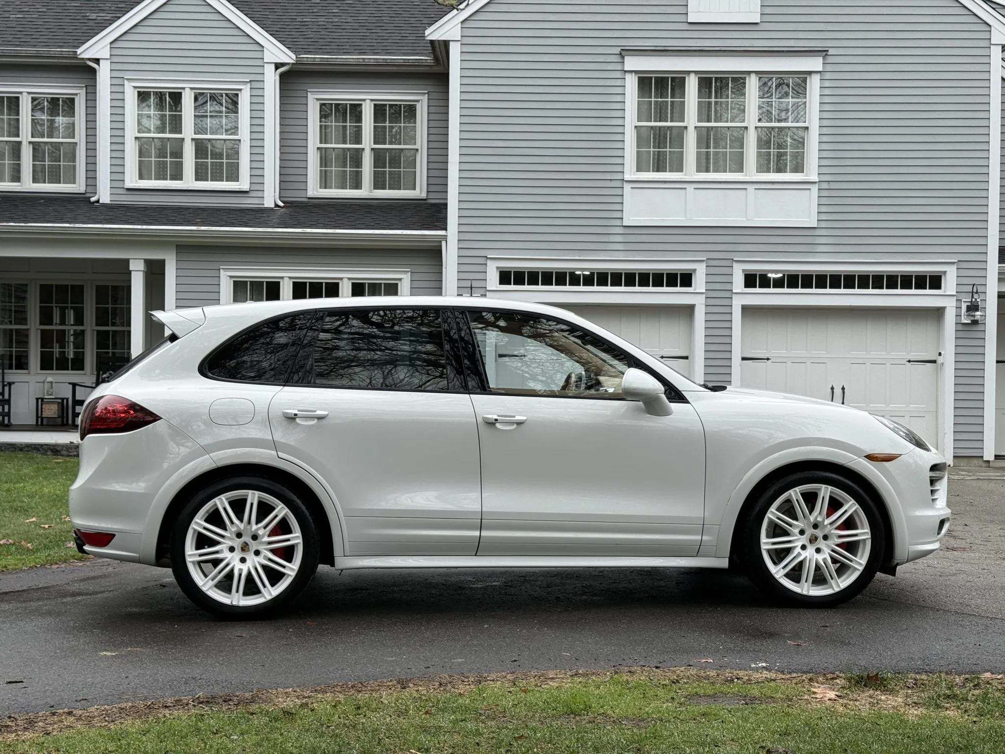 2014 Porsche Cayenne GTS in White