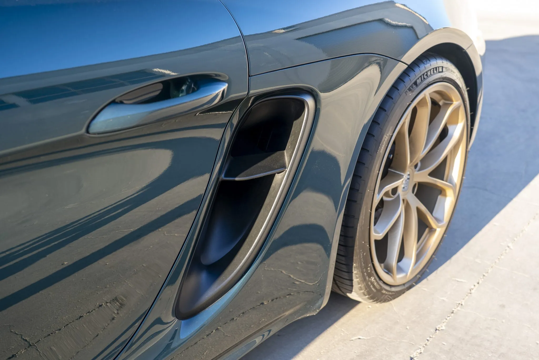 2023 Porsche 718 Spyder in Jet Green Metallic
