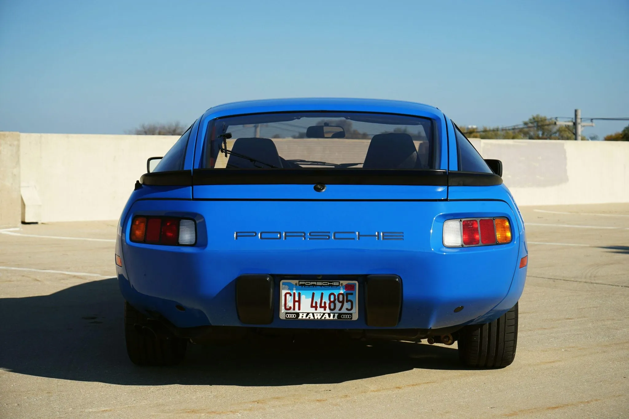 1982 Porsche 928 in Arrow Blue
