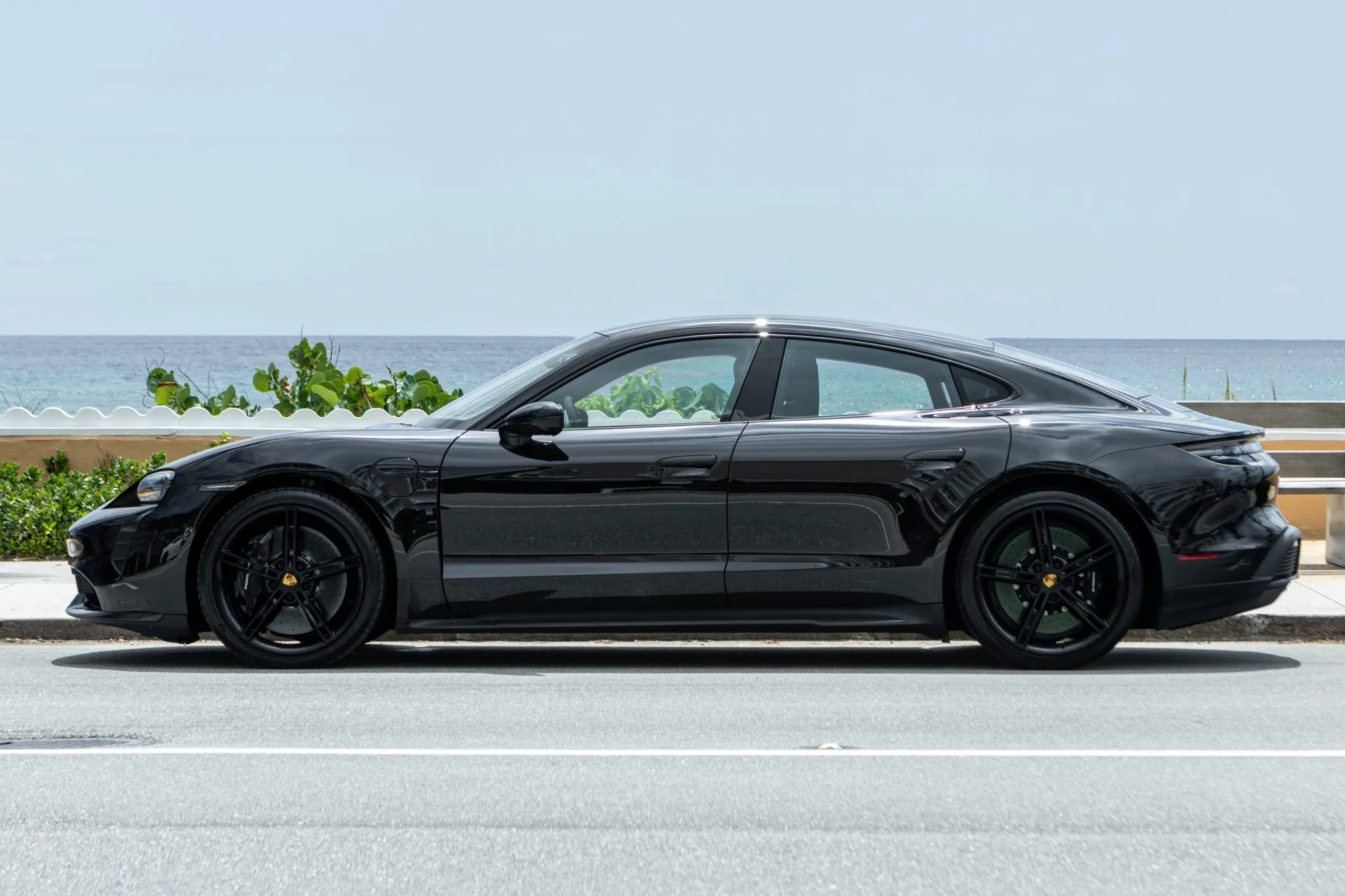 2022 Porsche Taycan Turbo S in Jet Black Metallic