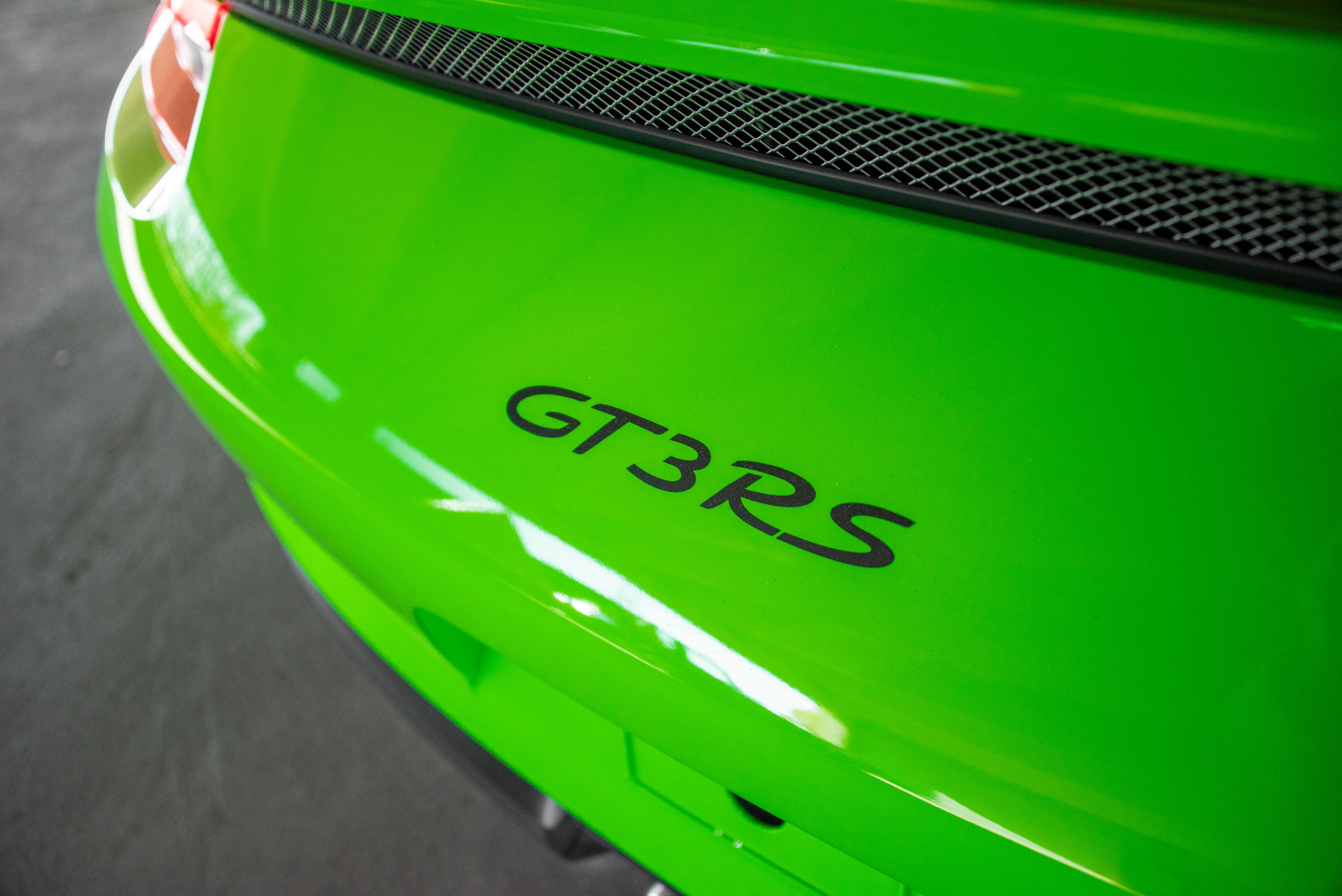 2019 Porsche 911 GT3 RS in Lizard Green