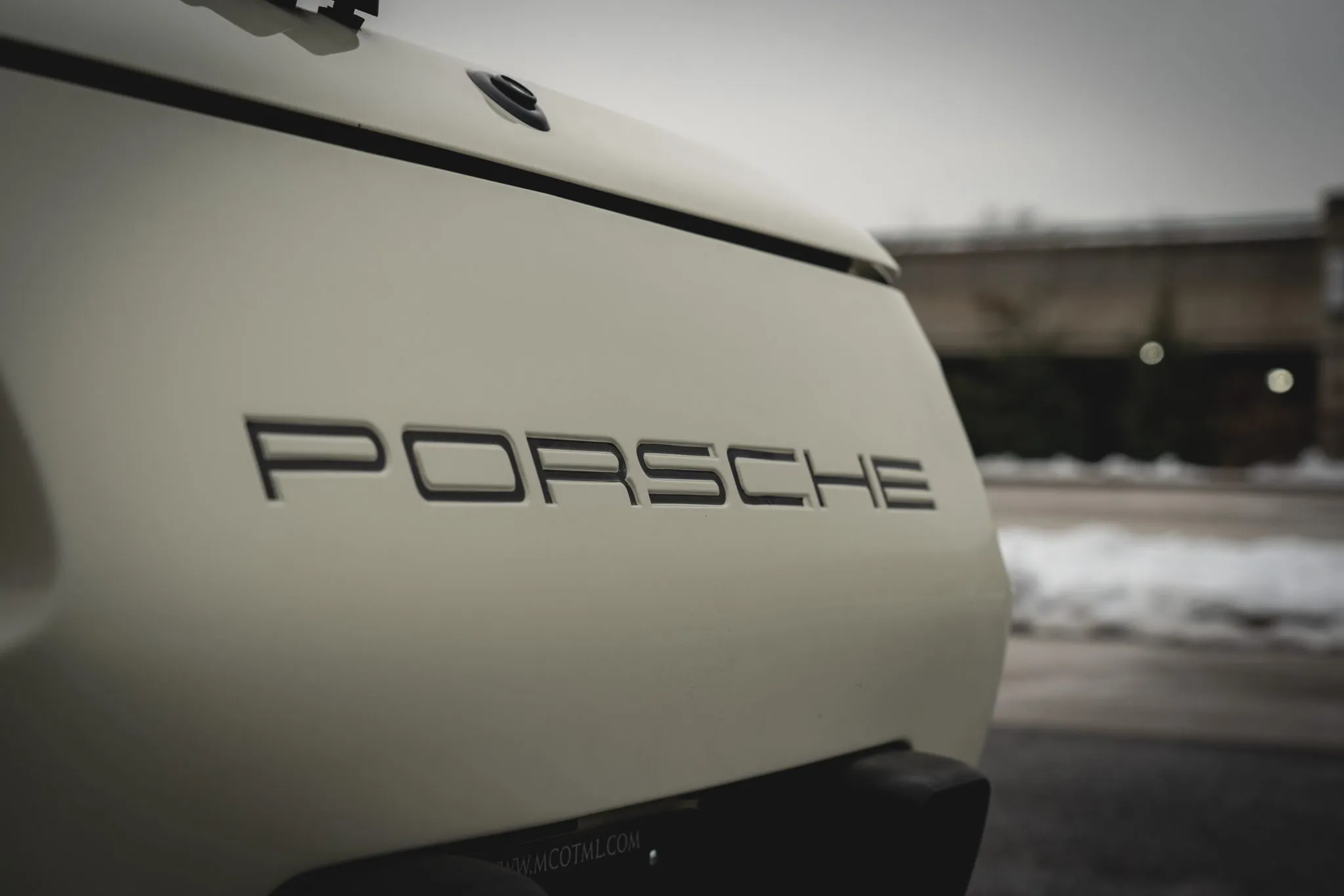 1981 Porsche 928 in Chiffon White