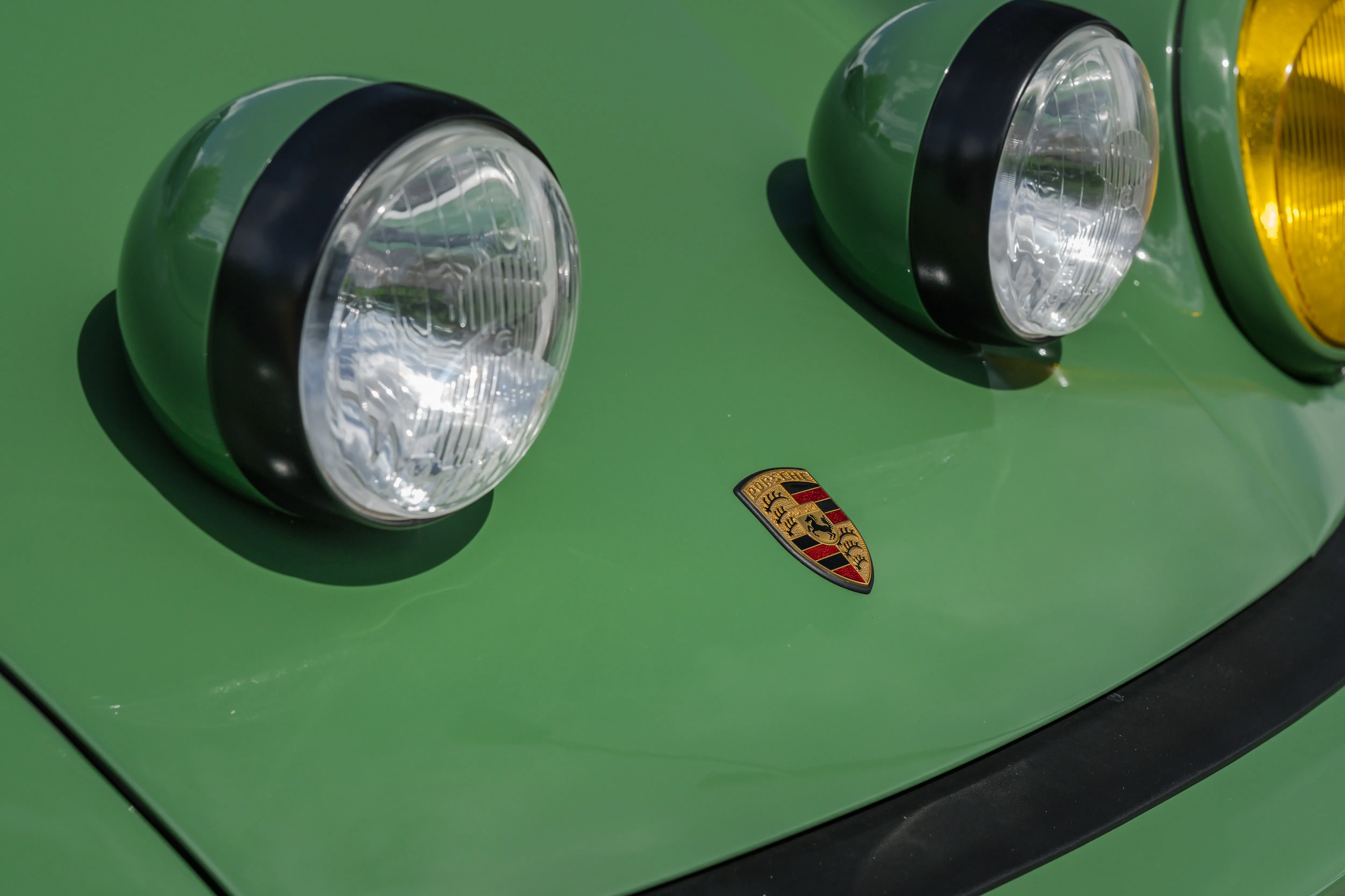 1979 Porsche 911 SC in Bush (Leaf) Green