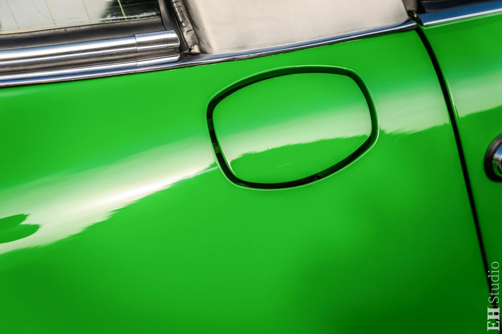 1972 Porsche 911T Targa in Kelly Green