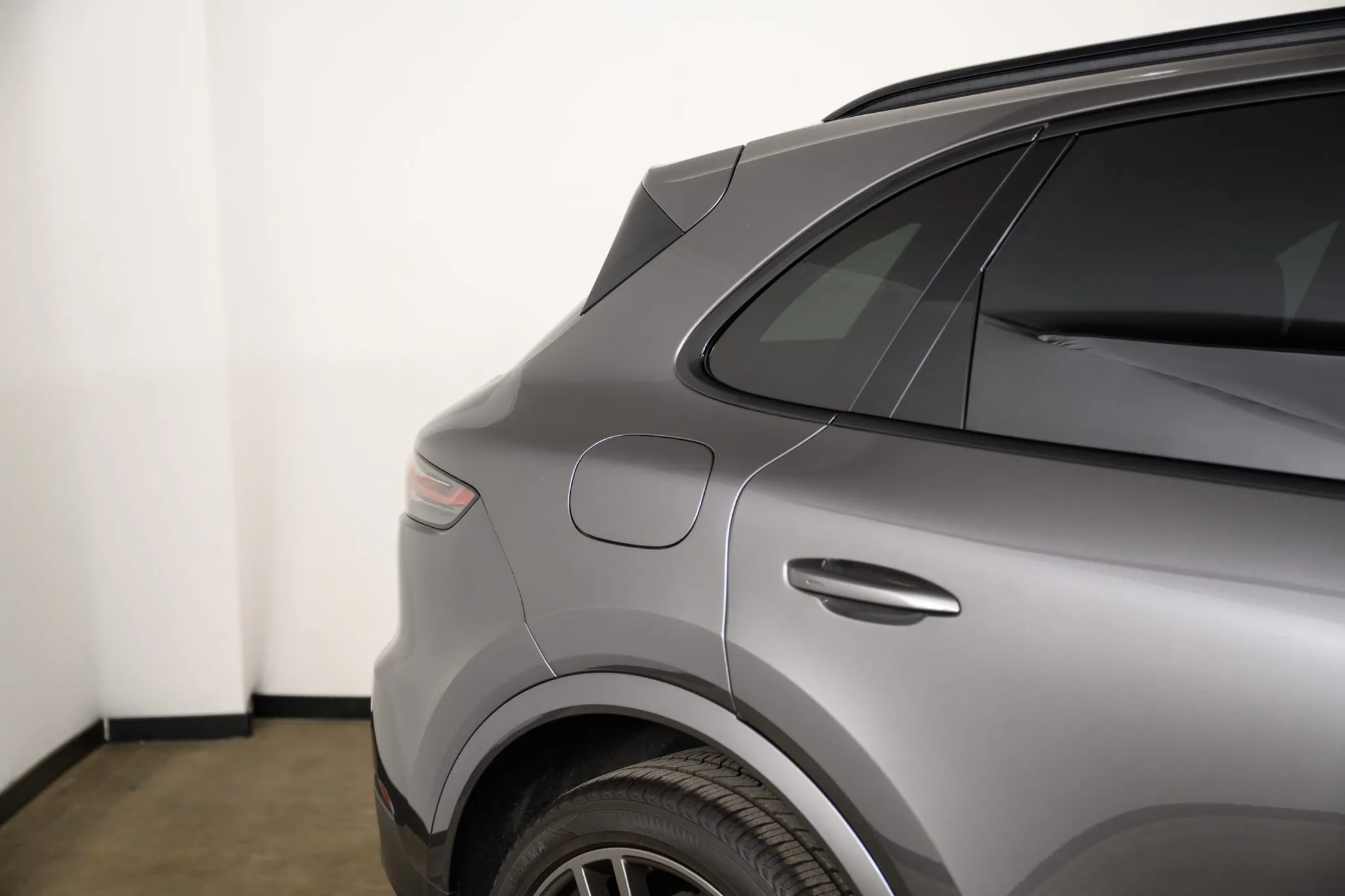 2019 Porsche Cayenne E-Hybrid in Quartzite Grey Metallic
