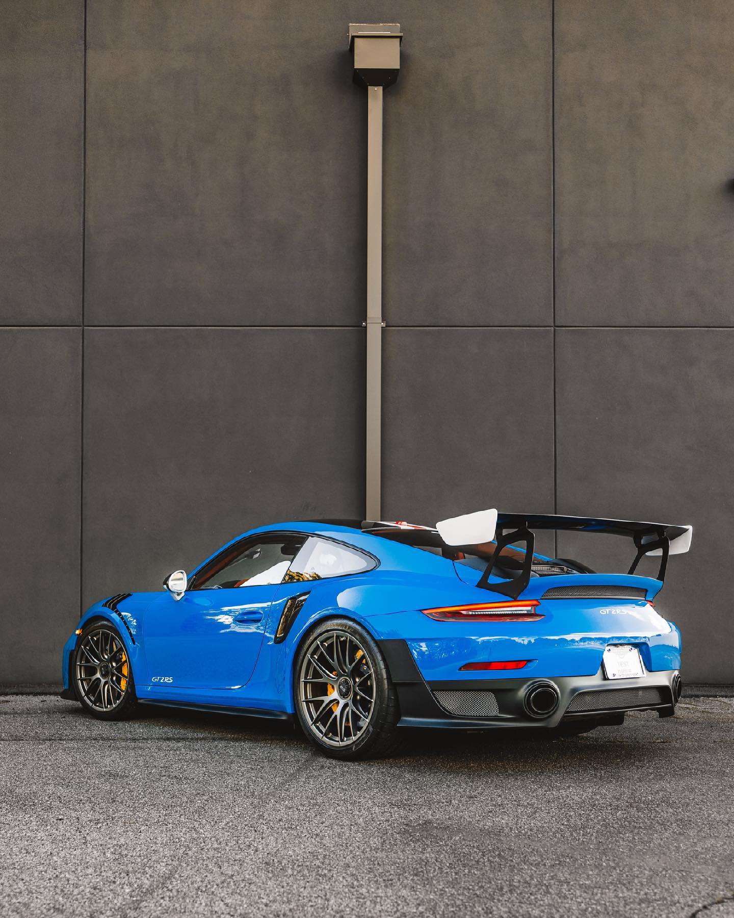 2019 Porsche 911 GT2 RS in Voodoo Blue