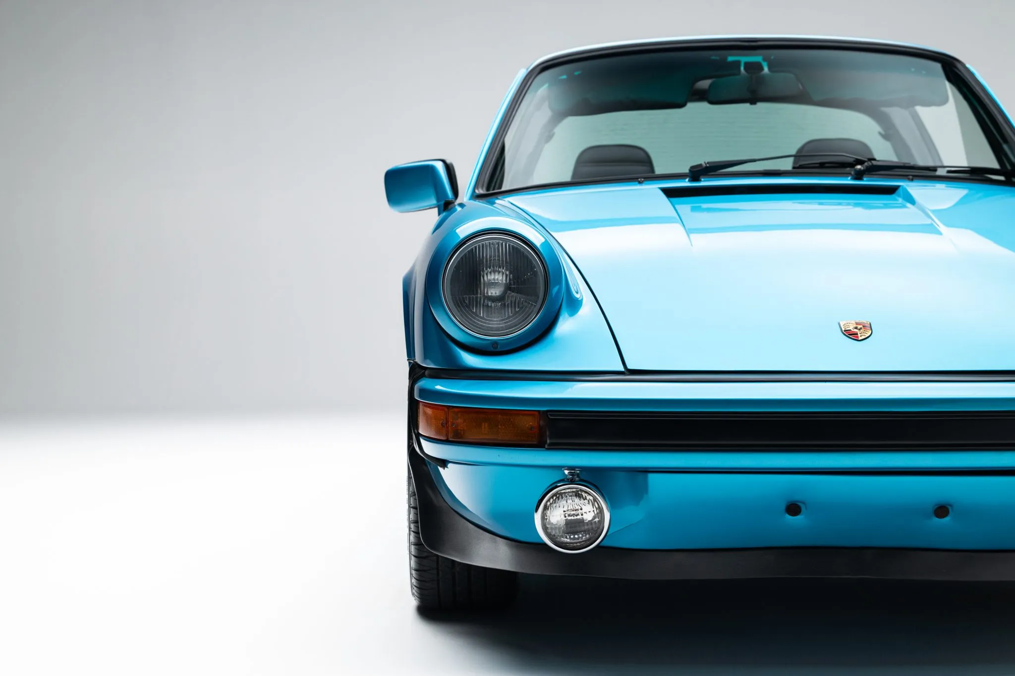 1977 Porsche 911S Targa in Minerva Blue Metallic