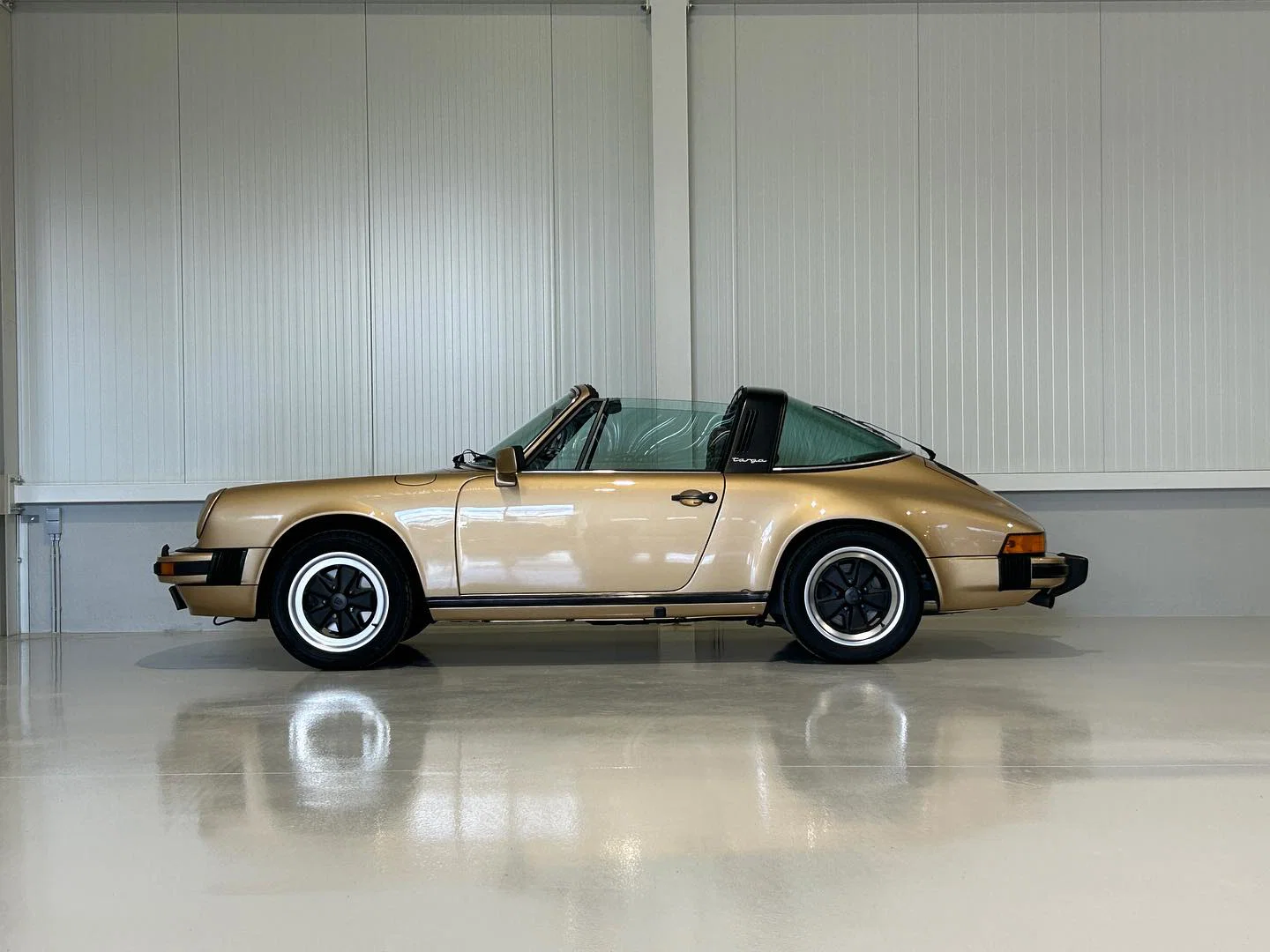 1979 Porsche 911 SC Targa in Opal Metallic